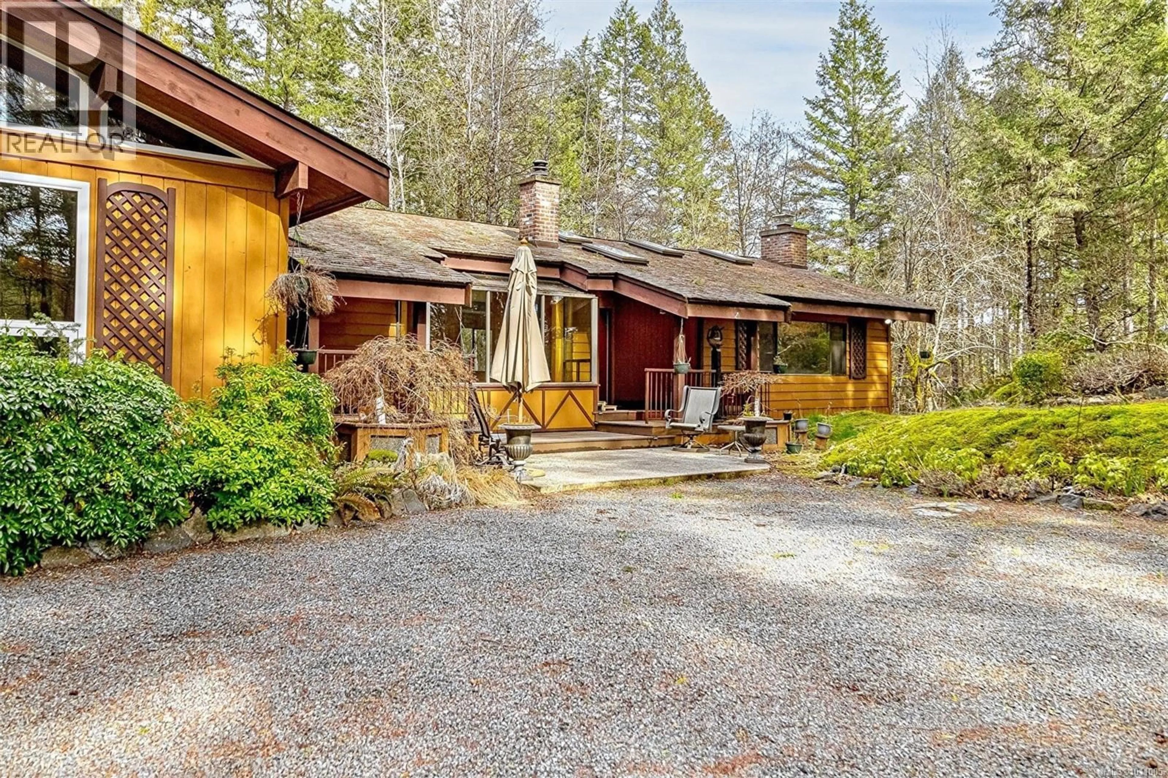 Indoor foyer for 2298 MUNN ROAD, Highlands British Columbia V9E1H5