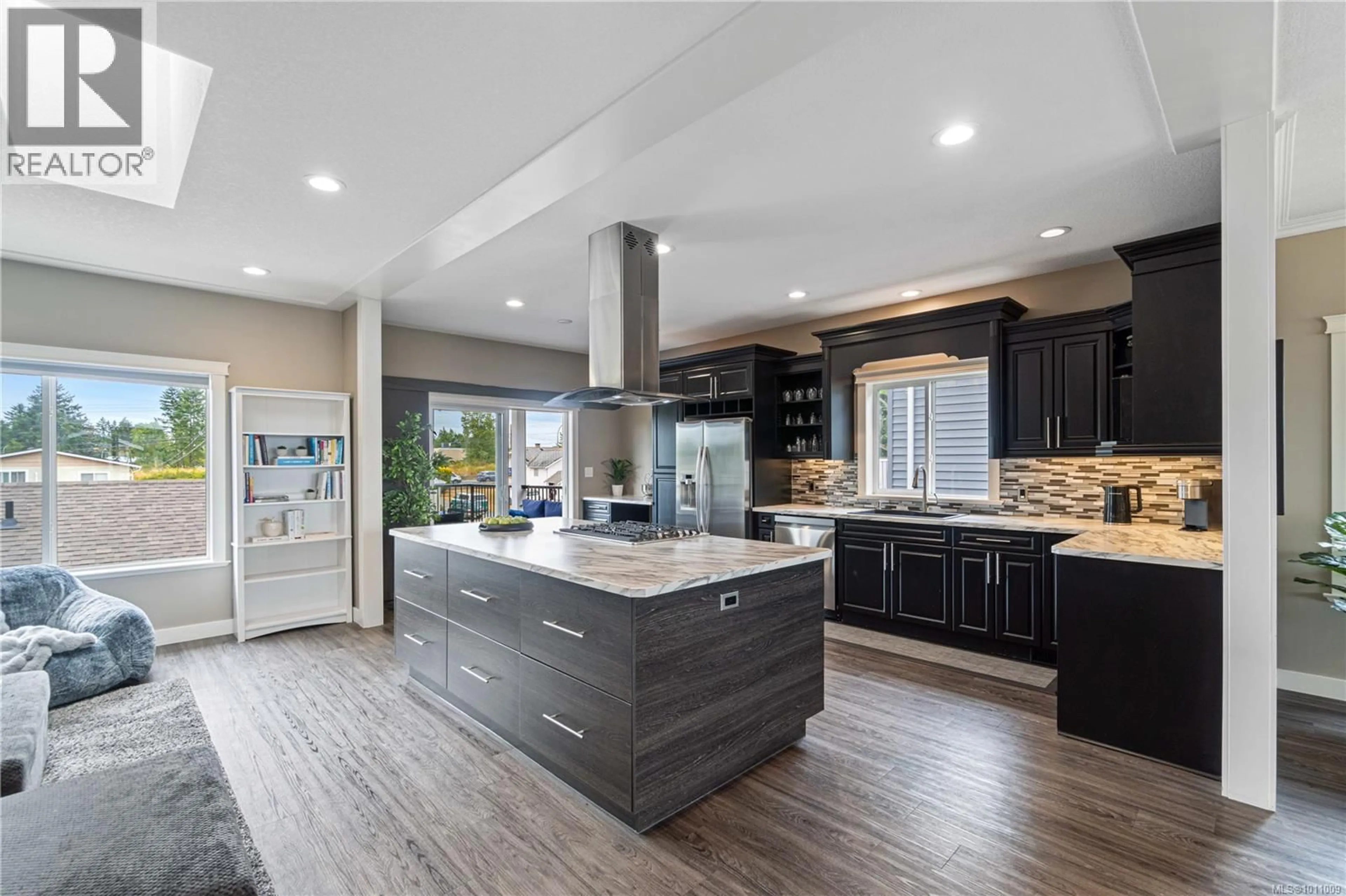 Contemporary kitchen, ceramic/tile floor for 2148 LARK CRESCENT, Nanaimo British Columbia V9S5J8