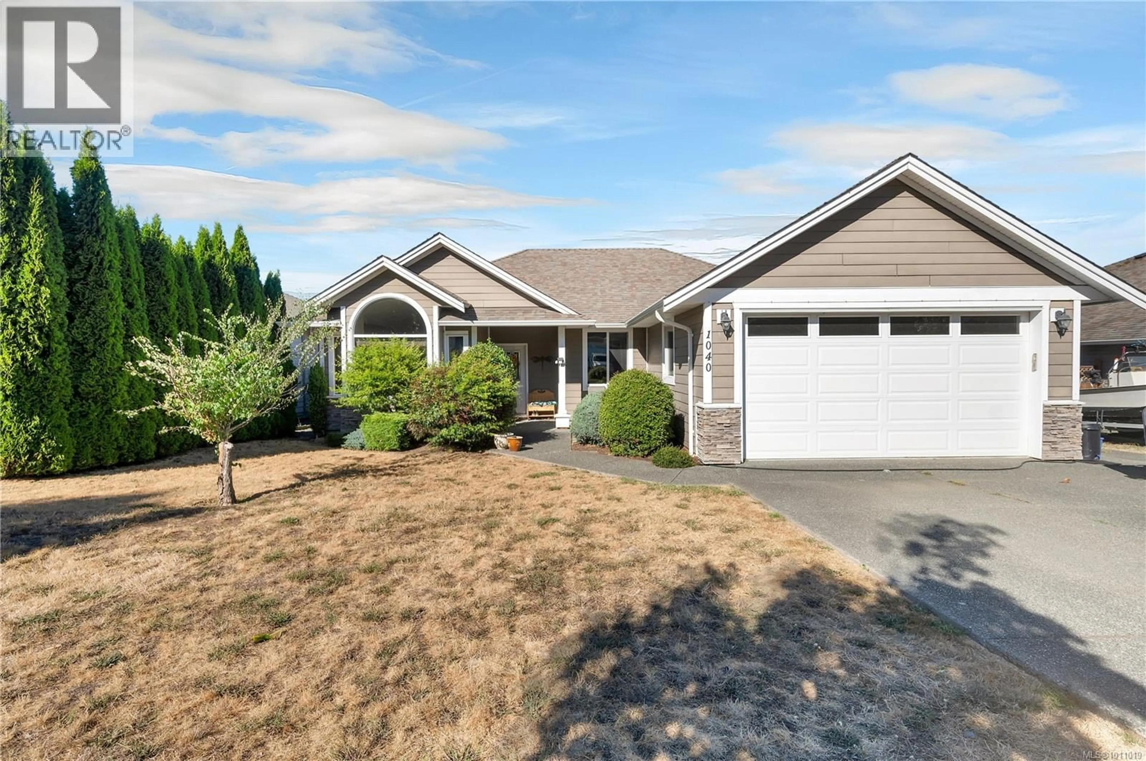 Home with vinyl exterior material, street for 1040 CORDERO CRESCENT, Campbell River British Columbia V9H0B7