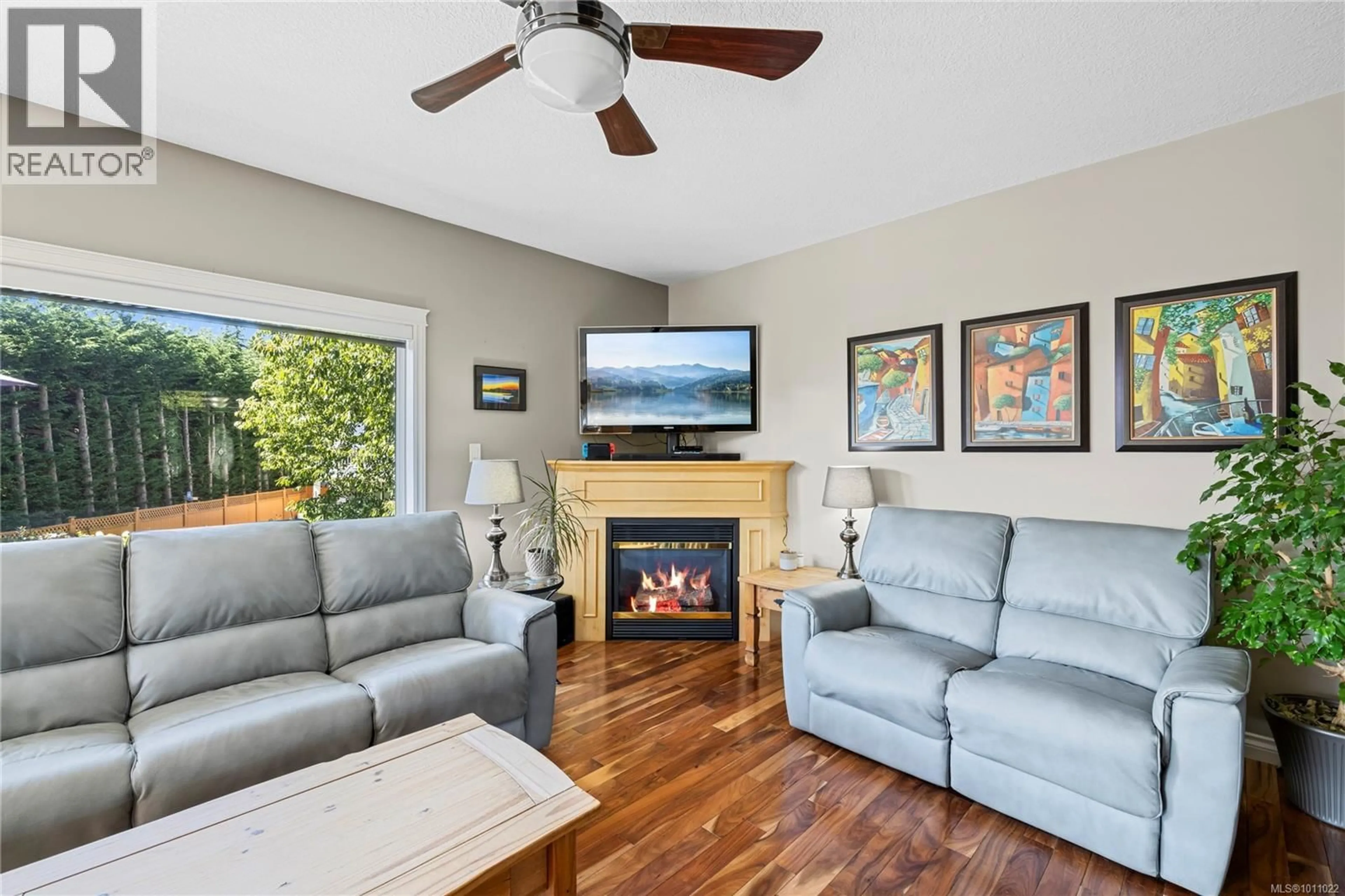 Living room with furniture, unknown for 6127 KIARA PLACE, Nanaimo British Columbia V9T6H6
