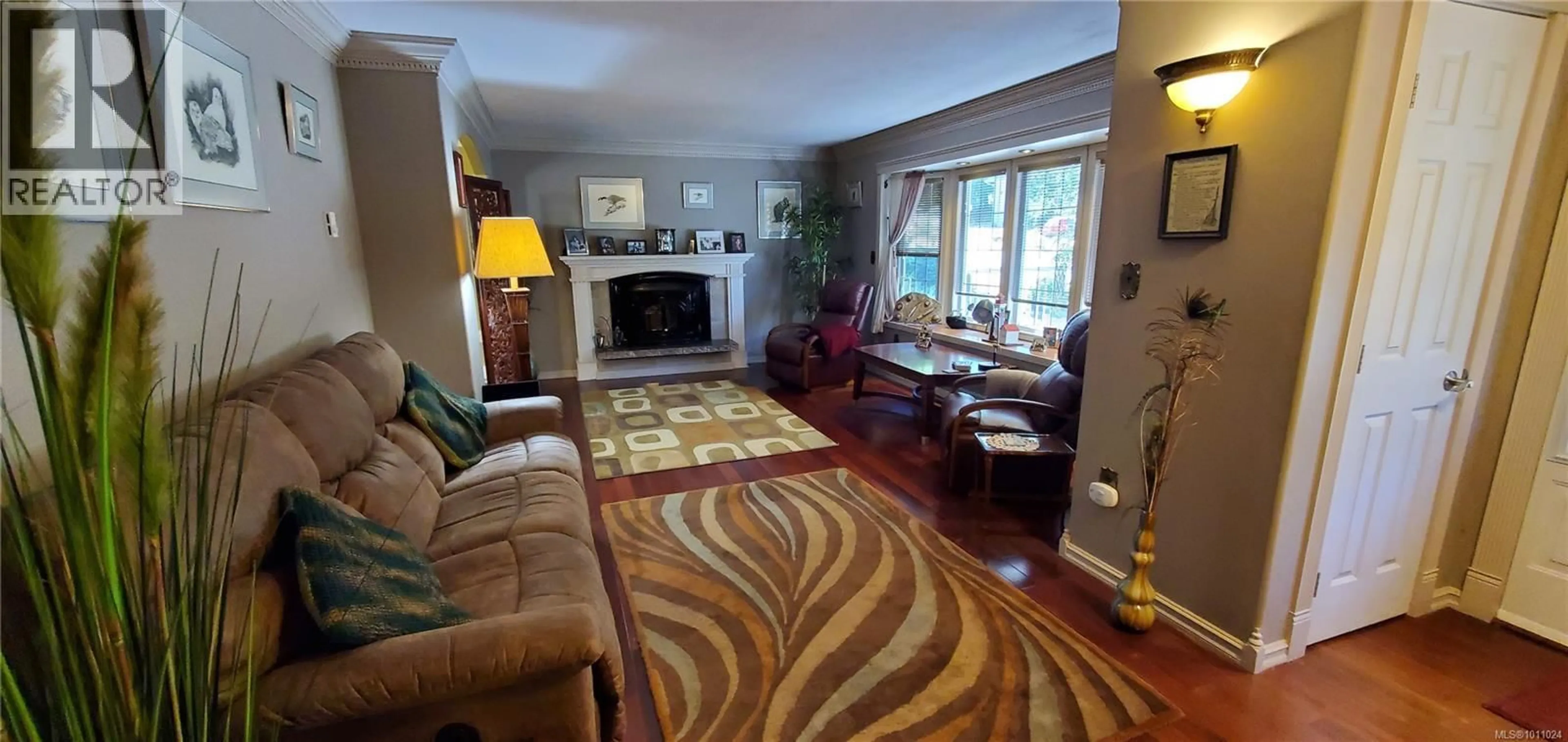 Living room with furniture, unknown for 533 DOGWOOD DRIVE, Gold River British Columbia V0P1G0