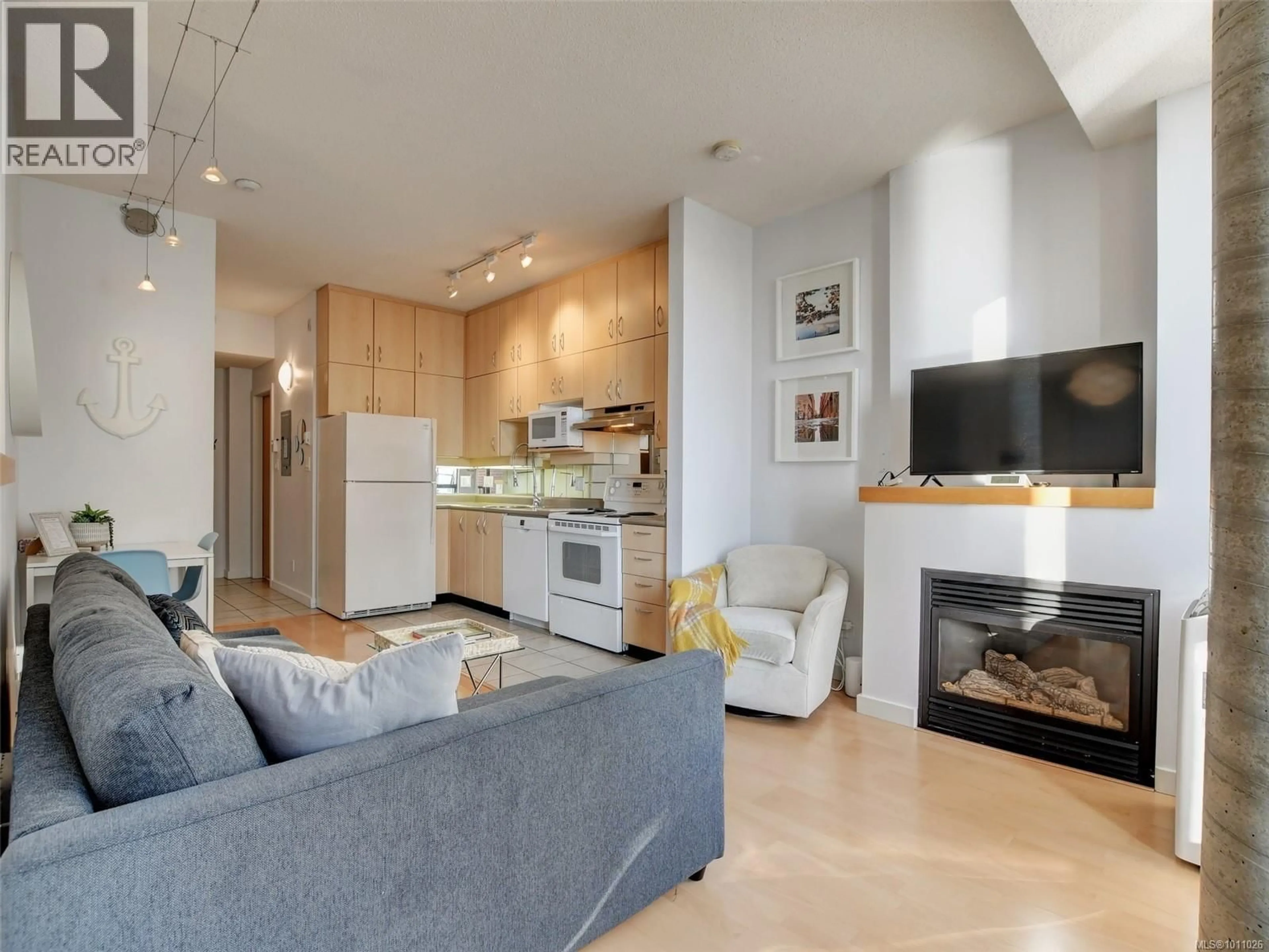 Living room with furniture, unknown for 310 - 409 SWIFT STREET, Victoria British Columbia V8W1S2
