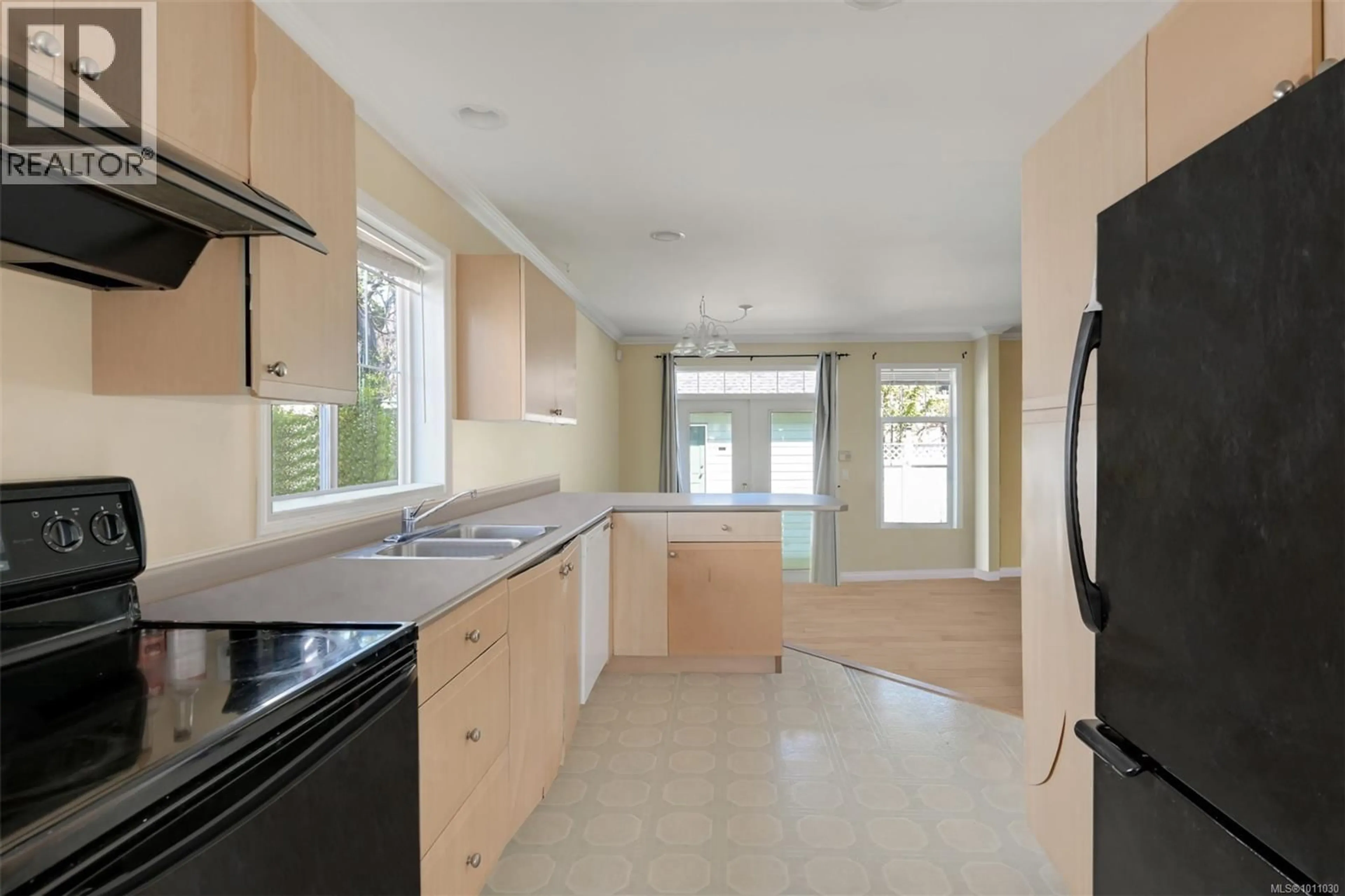 Unknown for 1168 CALEDONIA AVENUE, Victoria British Columbia V8T1G1