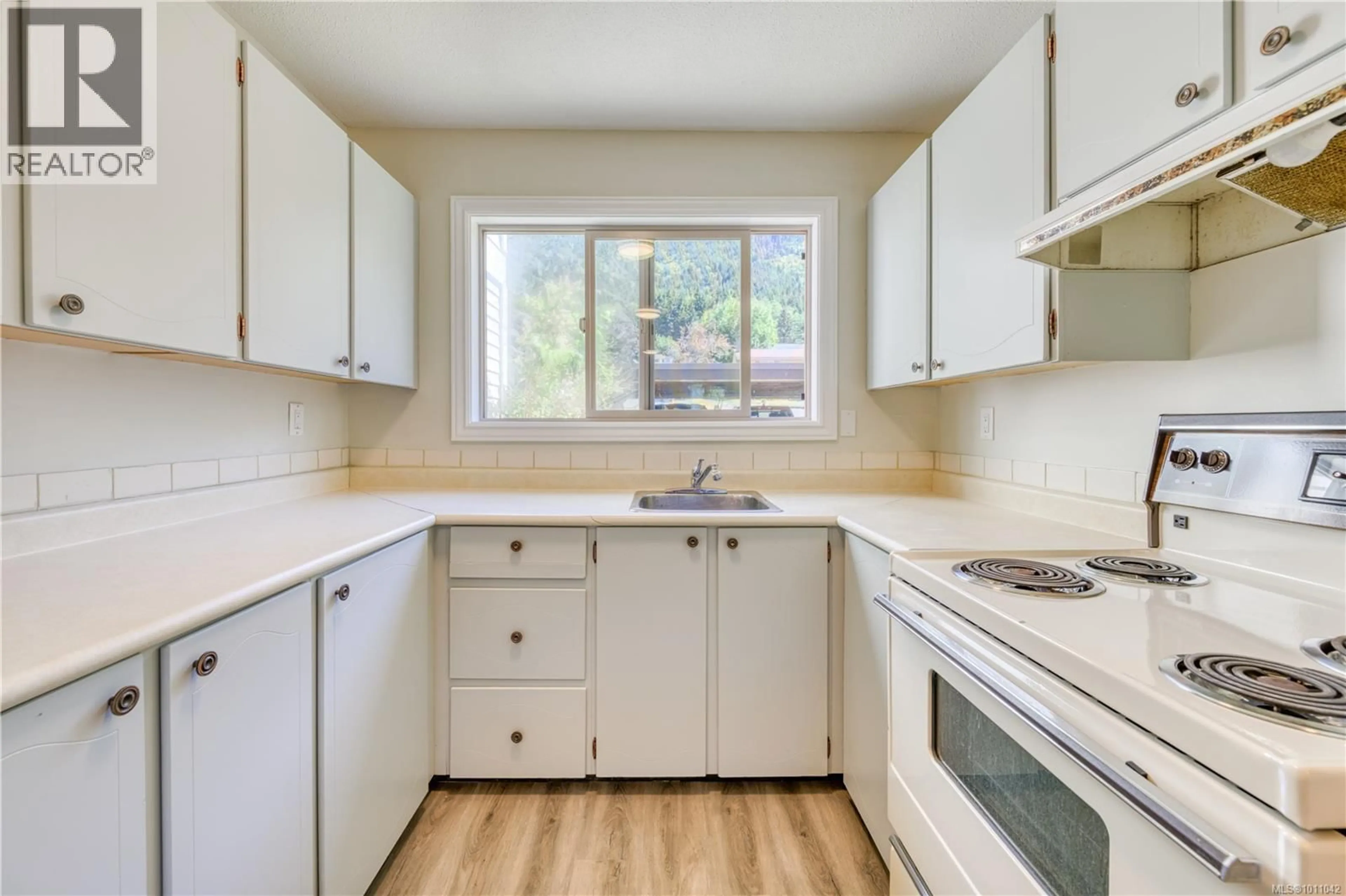 Standard kitchen, unknown for 306 HAIDA AVENUE, Port Alice British Columbia V0N2N0