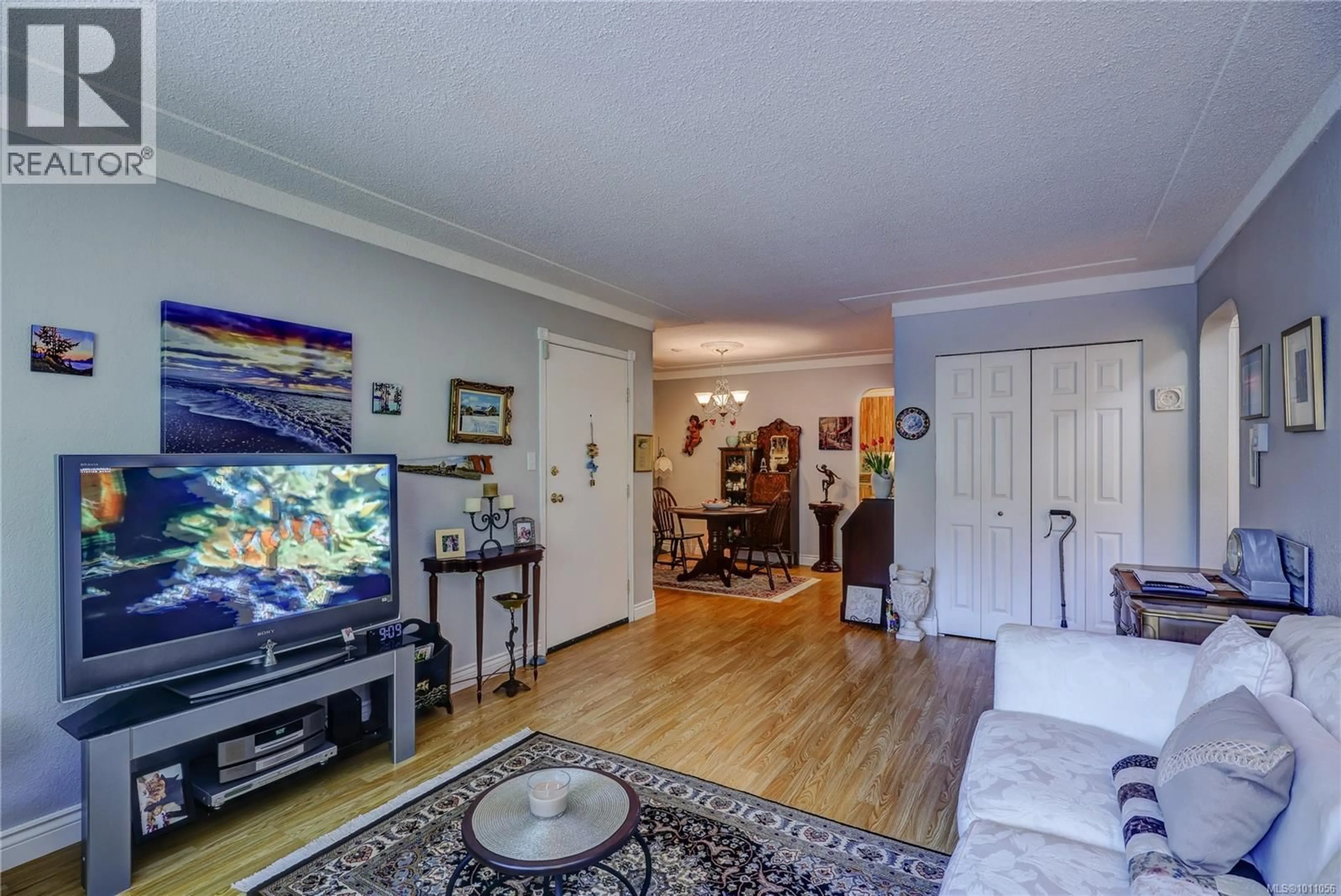 Living room with furniture, unknown for 6 - 322 VILLAGE WAY, Qualicum Beach British Columbia V9K1N4
