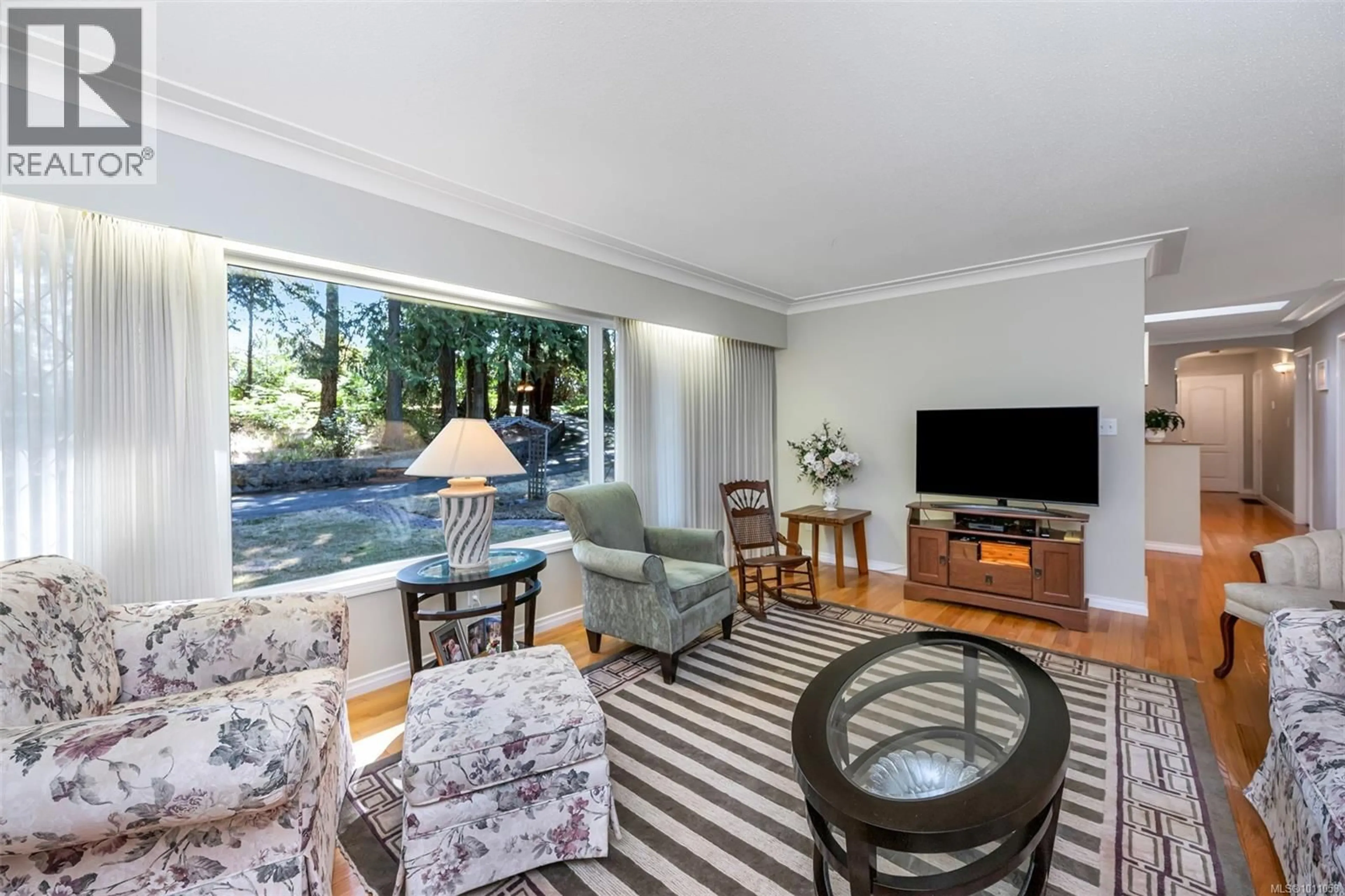 Living room with furniture, unknown for 7116 MABER ROAD, Central Saanich British Columbia V8M1S9