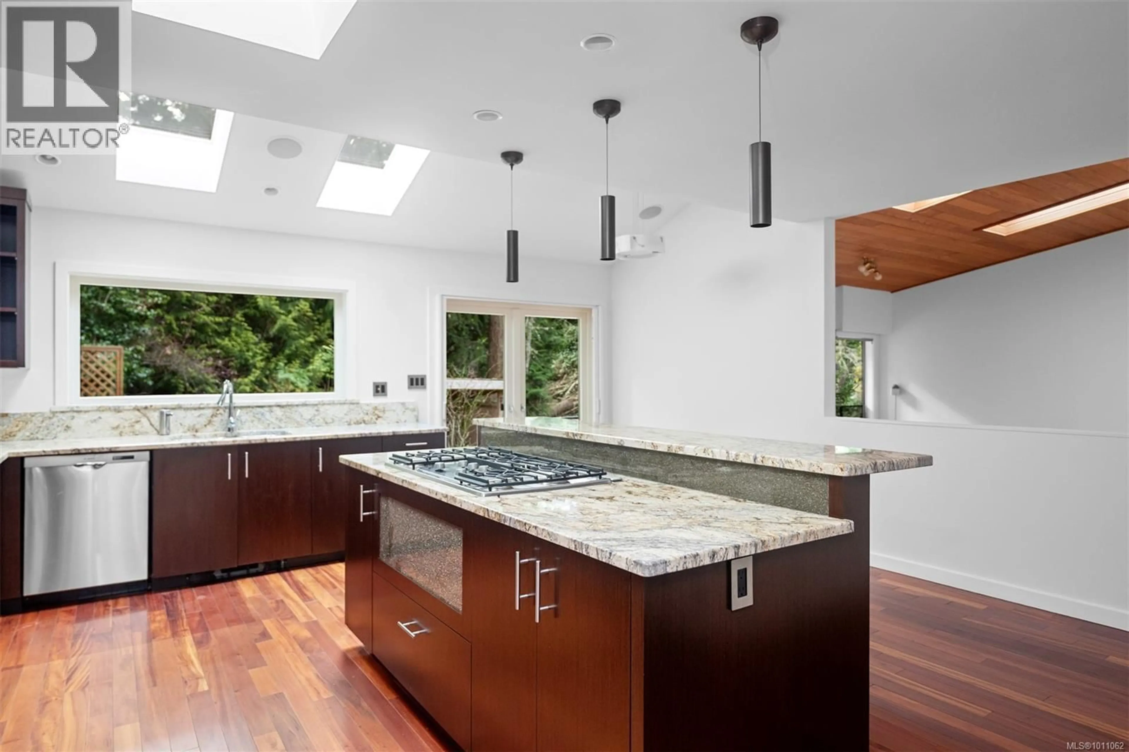 Contemporary kitchen, ceramic/tile floor for 1075 QUAILWOOD PLACE, Saanich British Columbia V8X4P7