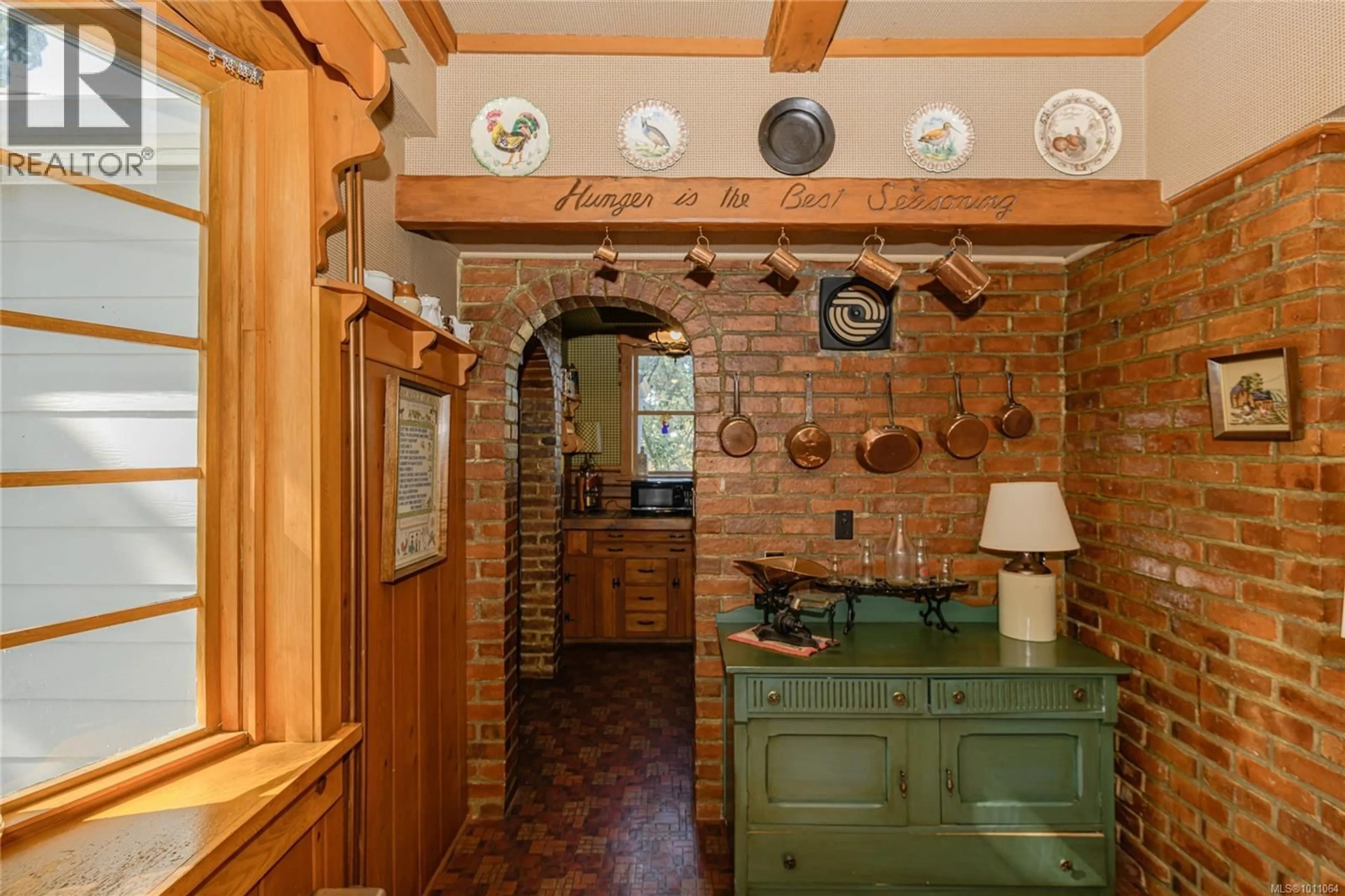 Rustic kitchen, ceramic/tile floor for 10202 MCDONALD PARK ROAD, North Saanich British Columbia V8L5X7
