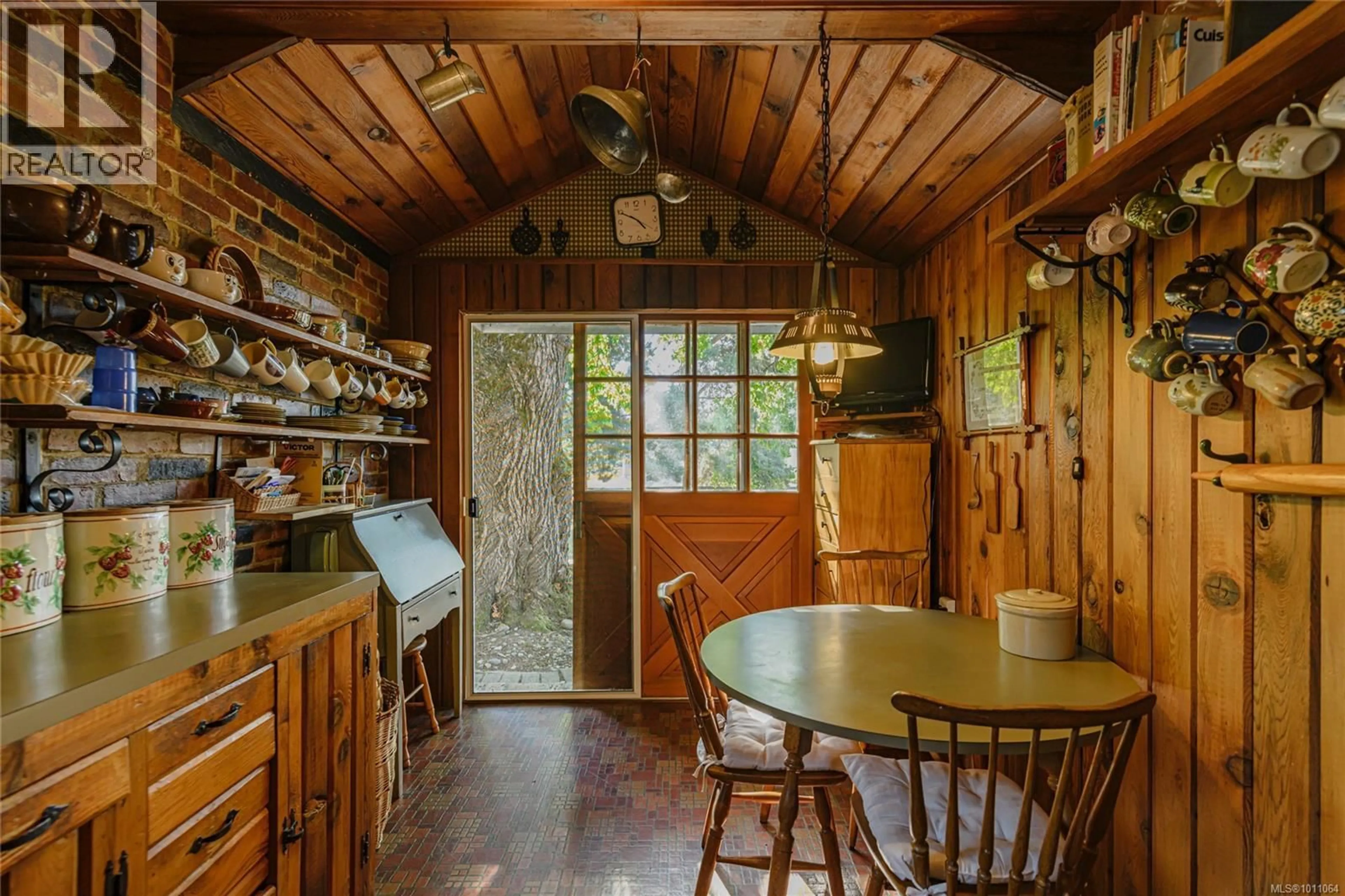 Rustic kitchen, unknown for 10202 MCDONALD PARK ROAD, North Saanich British Columbia V8L5X7
