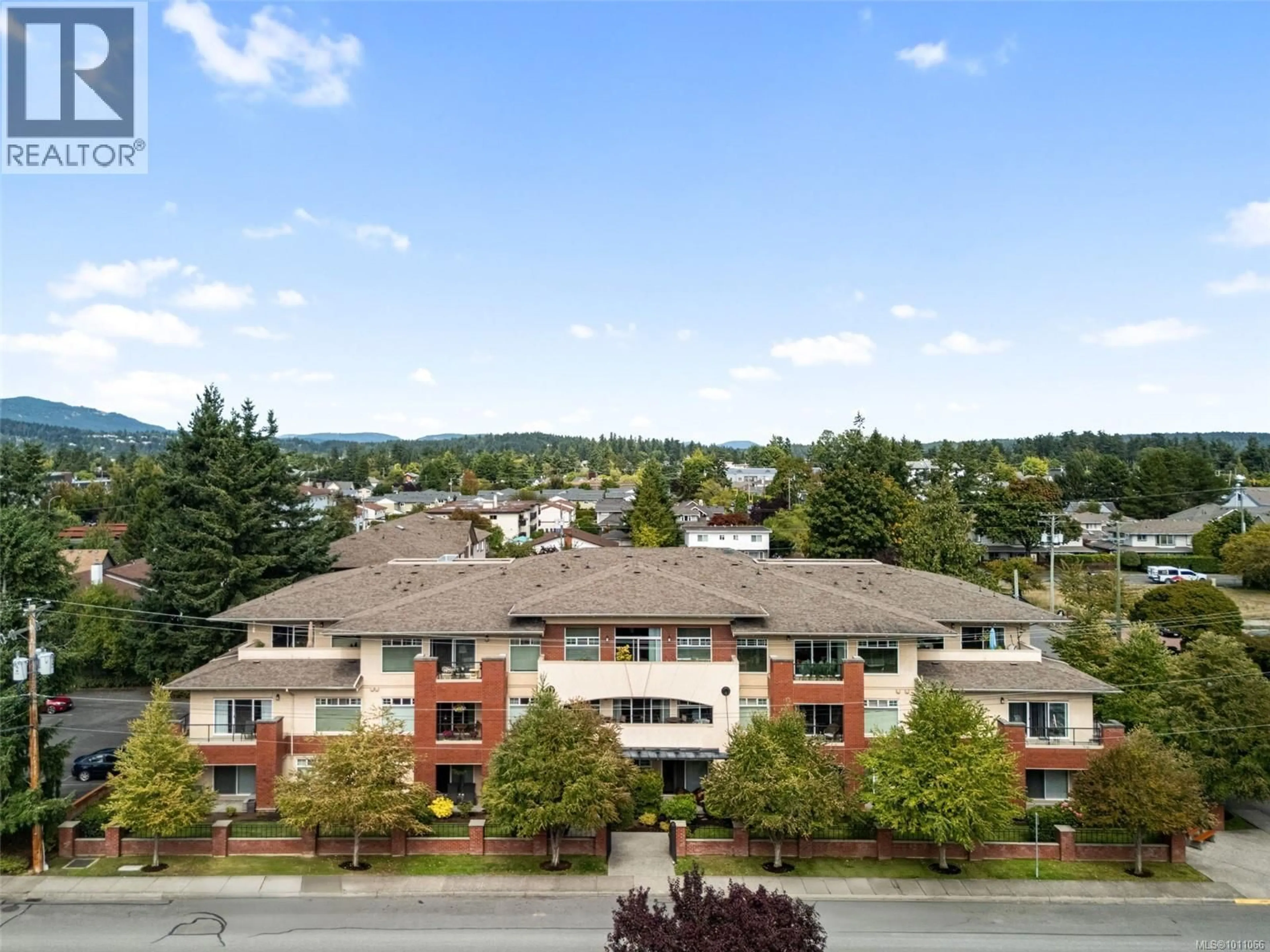 A pic from outside/outdoor area/front of a property/back of a property/a pic from drone, unknown for 205 - 2380 BRETHOUR AVENUE, Sidney British Columbia V8L2A5