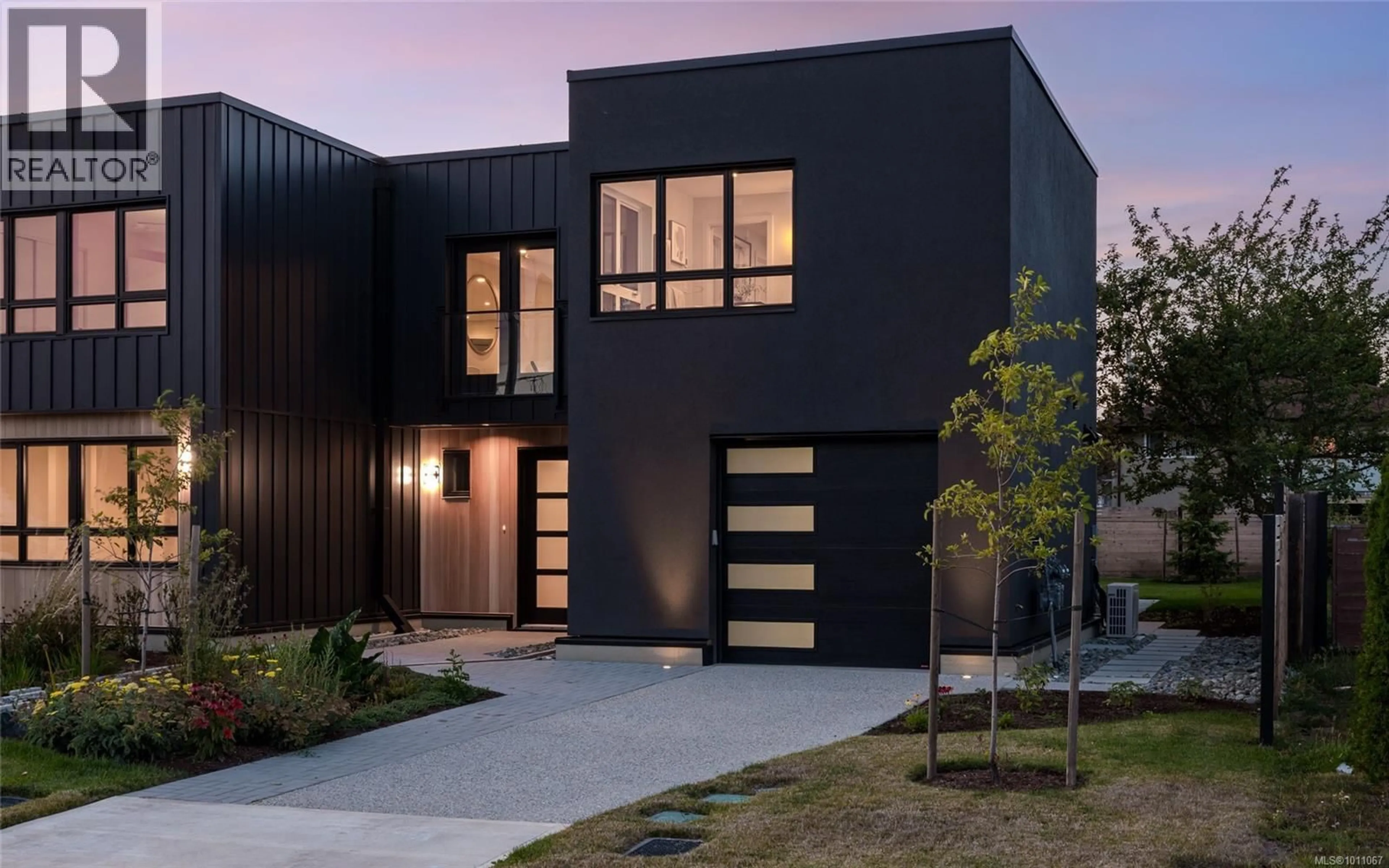 Home with brick exterior material, street for 1970 KINGS ROAD, Saanich British Columbia V8R2P5