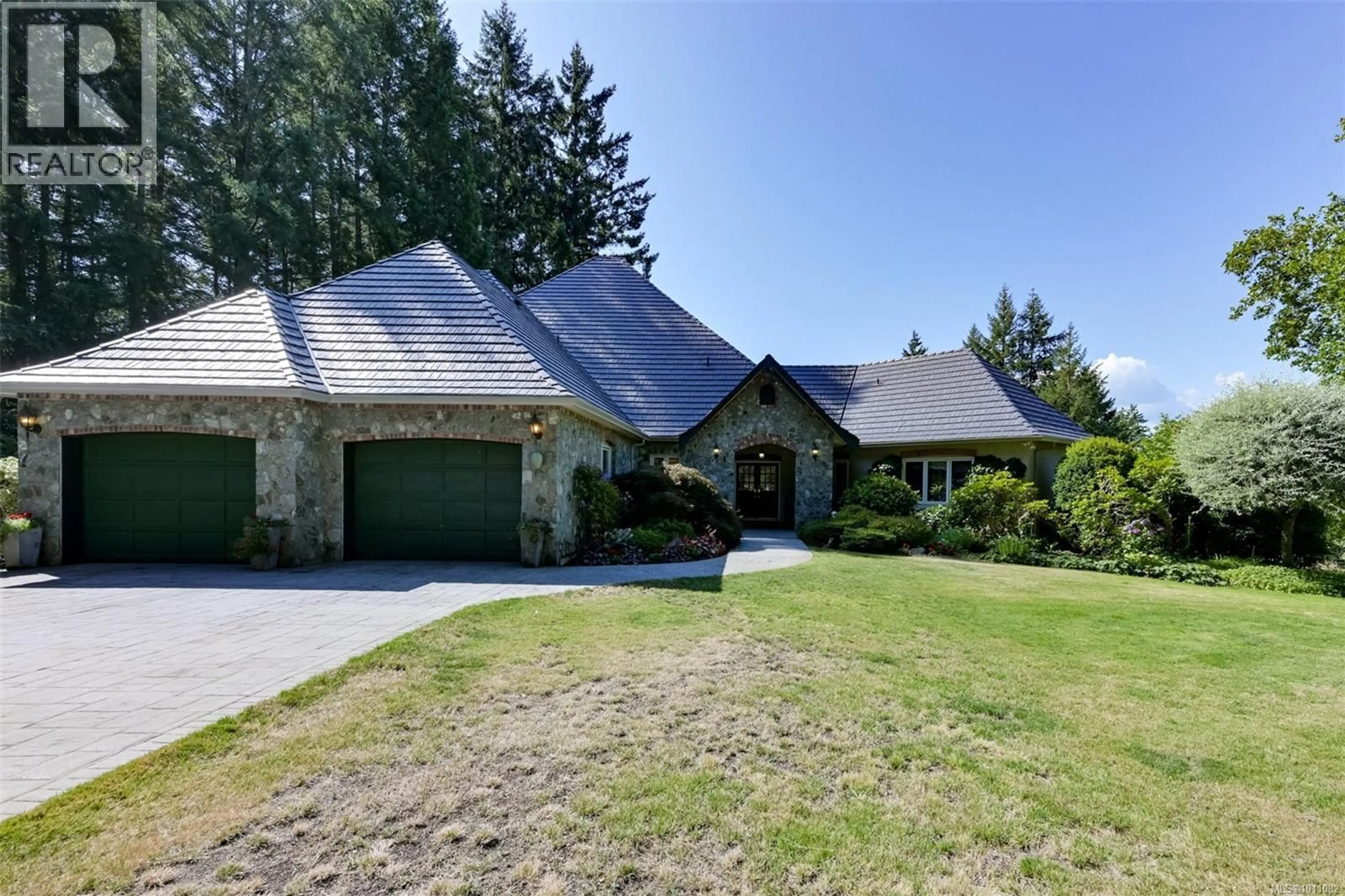 A pic from outside/outdoor area/front of a property/back of a property/a pic from drone, street for 7003 MAYS ROAD, Duncan British Columbia V9L6A6
