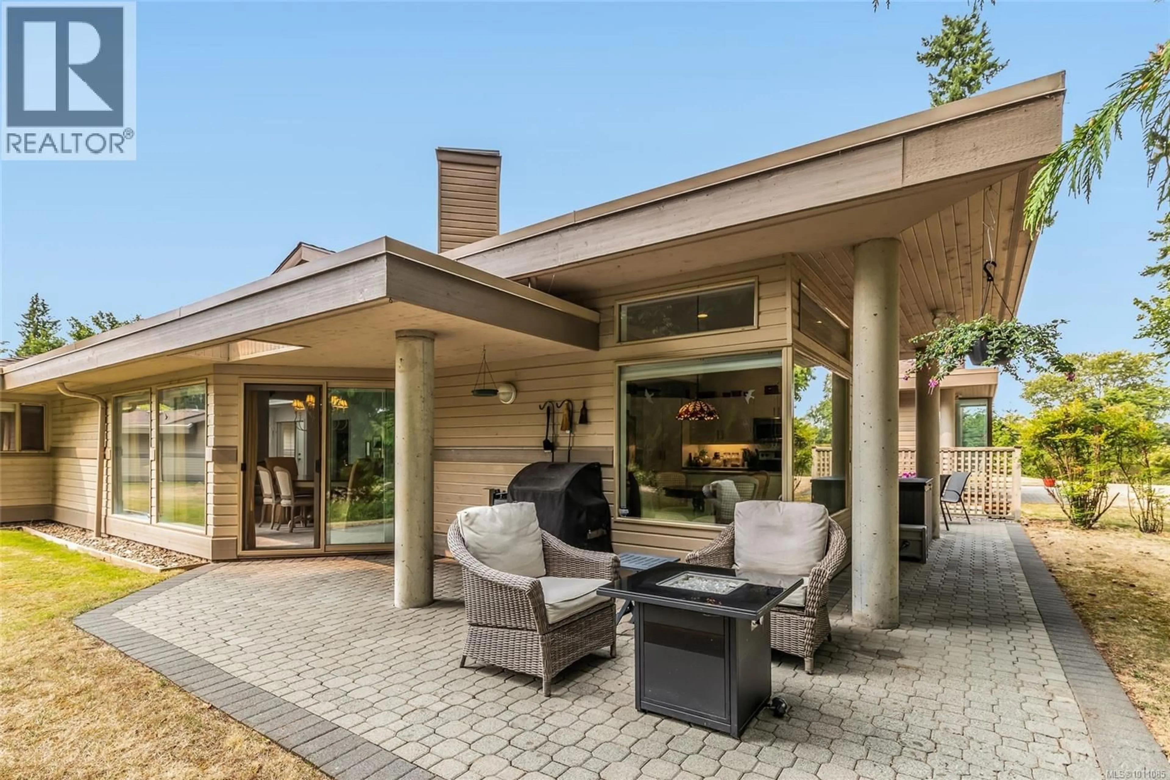 Patio, unknown for 868 LAKES BOULEVARD, Parksville British Columbia V9P2P8