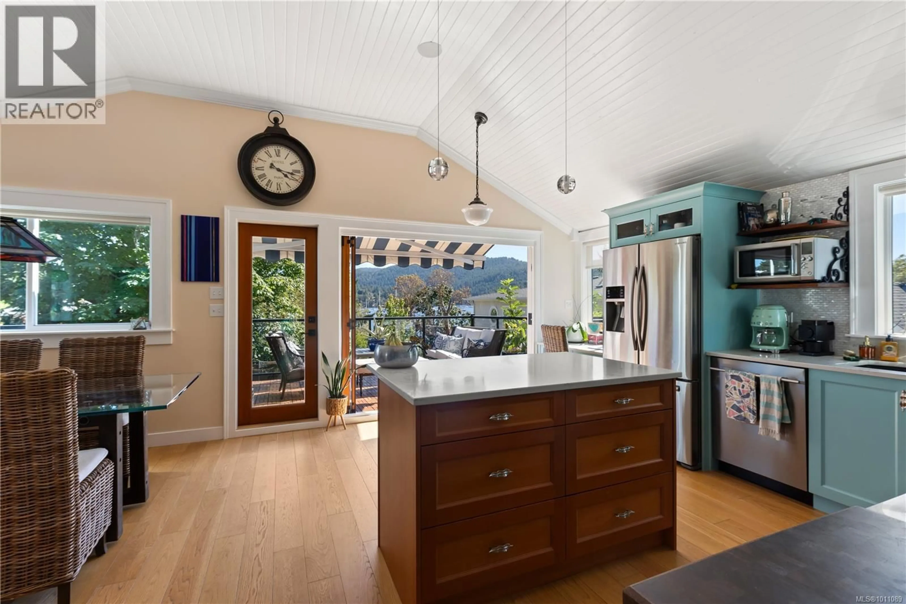 Open concept kitchen, unknown for 761 HARDING LANE, Central Saanich British Columbia V8M2G2