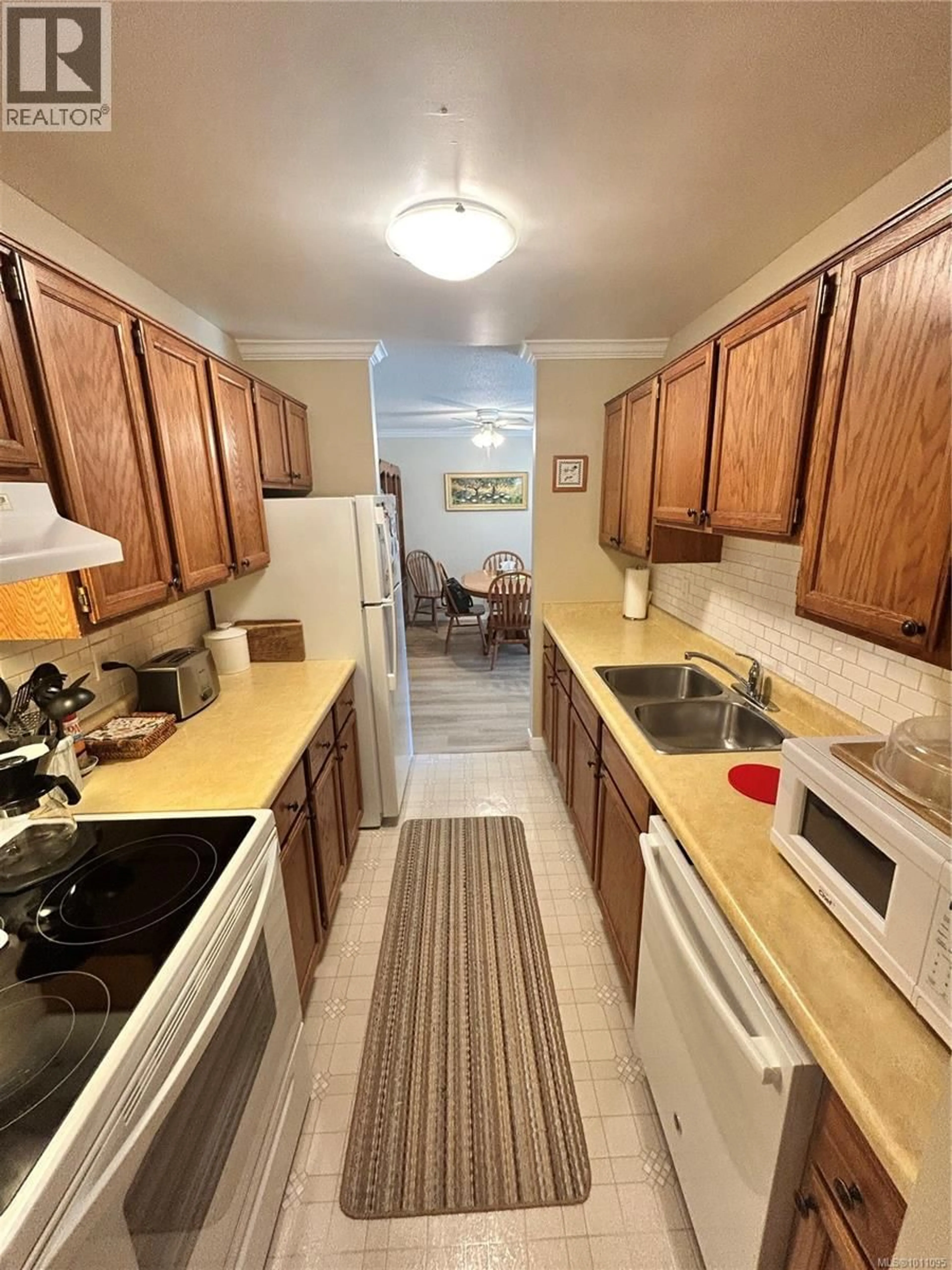 Standard kitchen, unknown for 210 - 18 KING GEORGE STREET, Lake Cowichan British Columbia V0R2G0