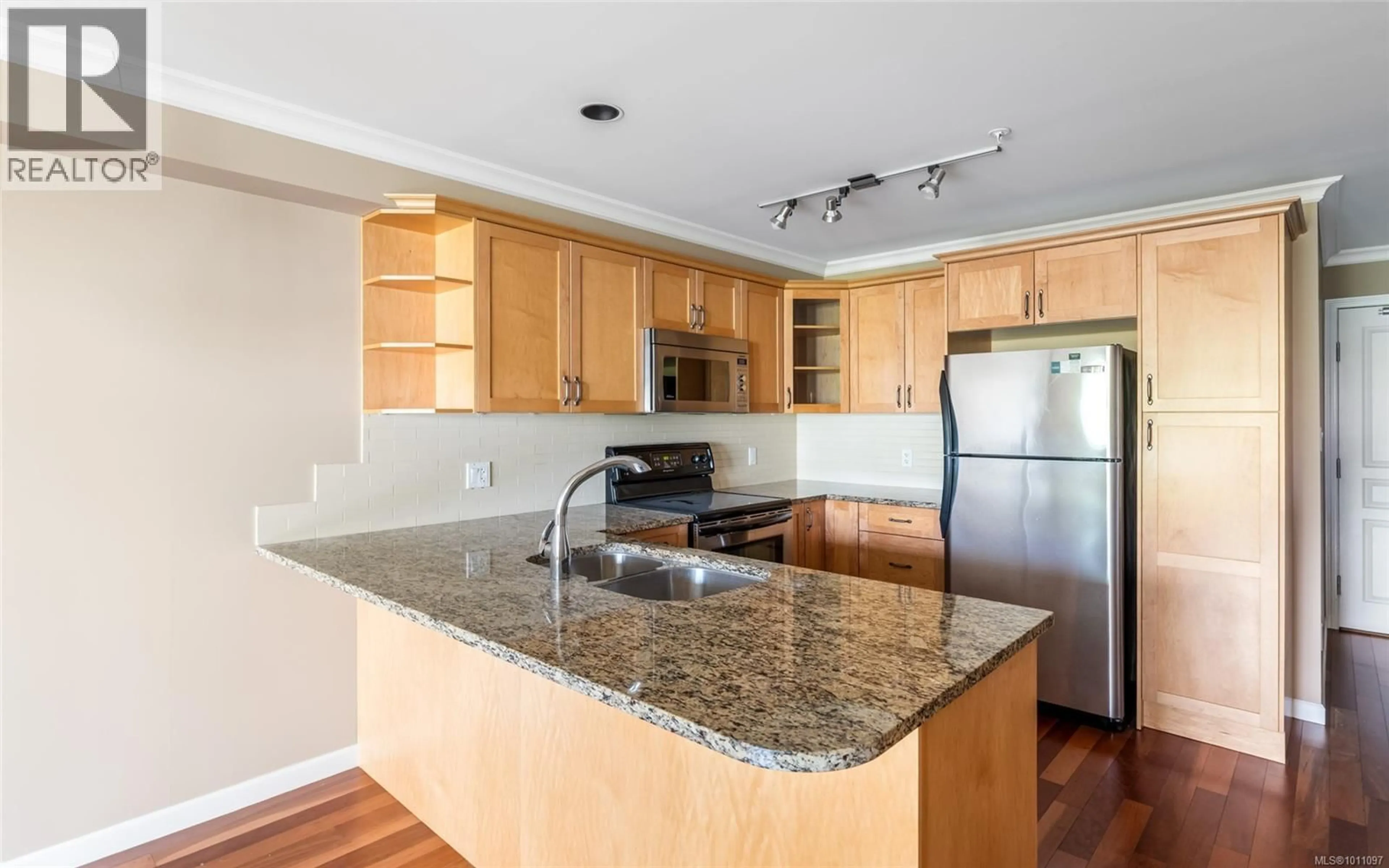 Standard kitchen, unknown for 304 - 1514 CHURCH AVENUE, Saanich British Columbia V8P0A3