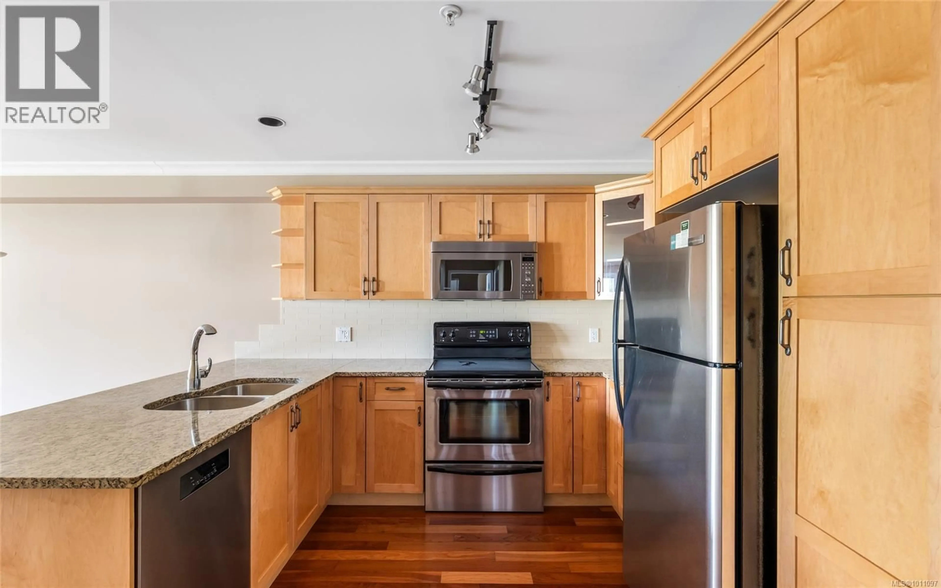 Standard kitchen, wood/laminate floor for 304 - 1514 CHURCH AVENUE, Saanich British Columbia V8P0A3