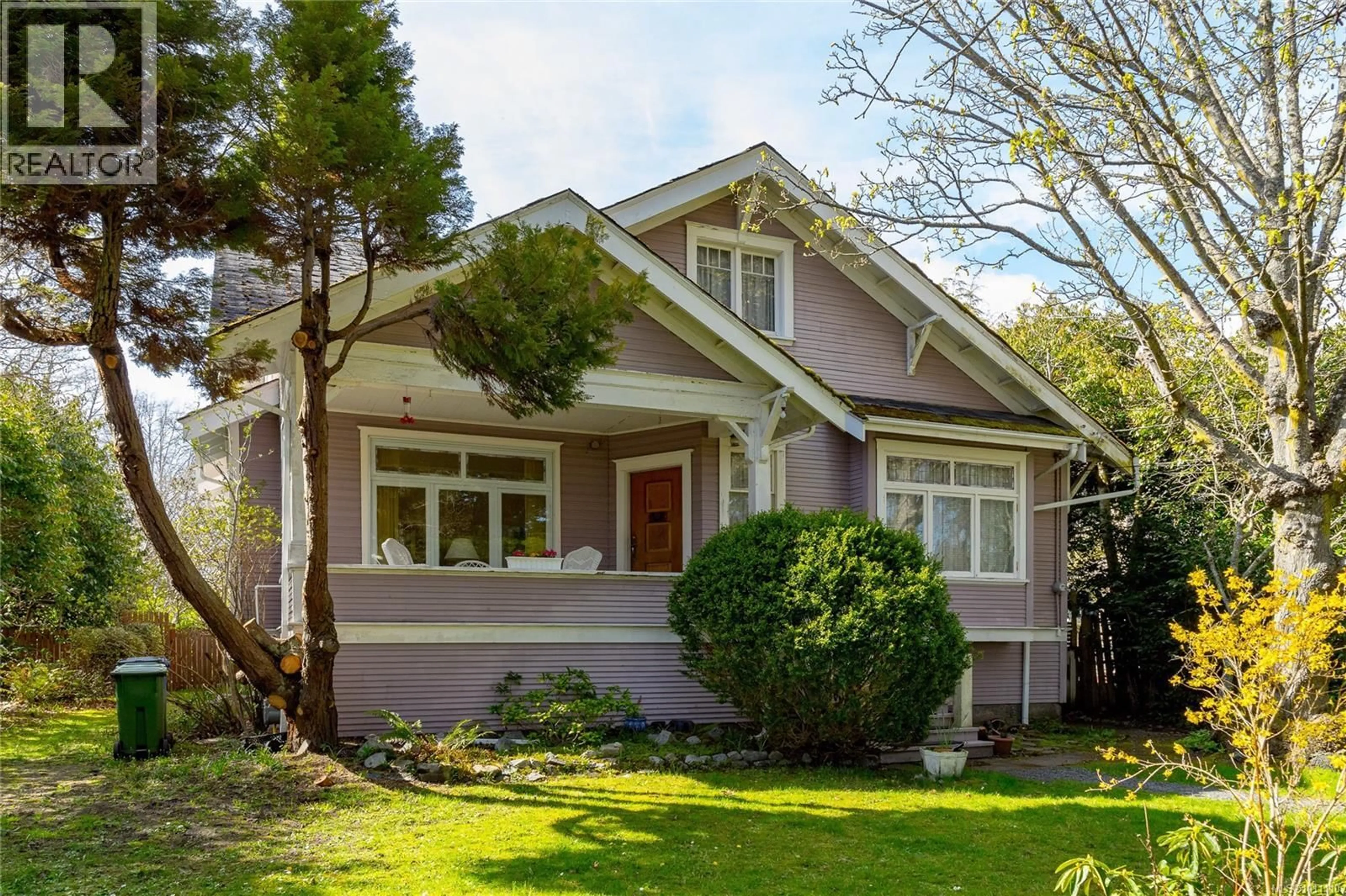 Home with vinyl exterior material, street for 1070 ST. DAVID STREET, Oak Bay British Columbia V8S4Y8