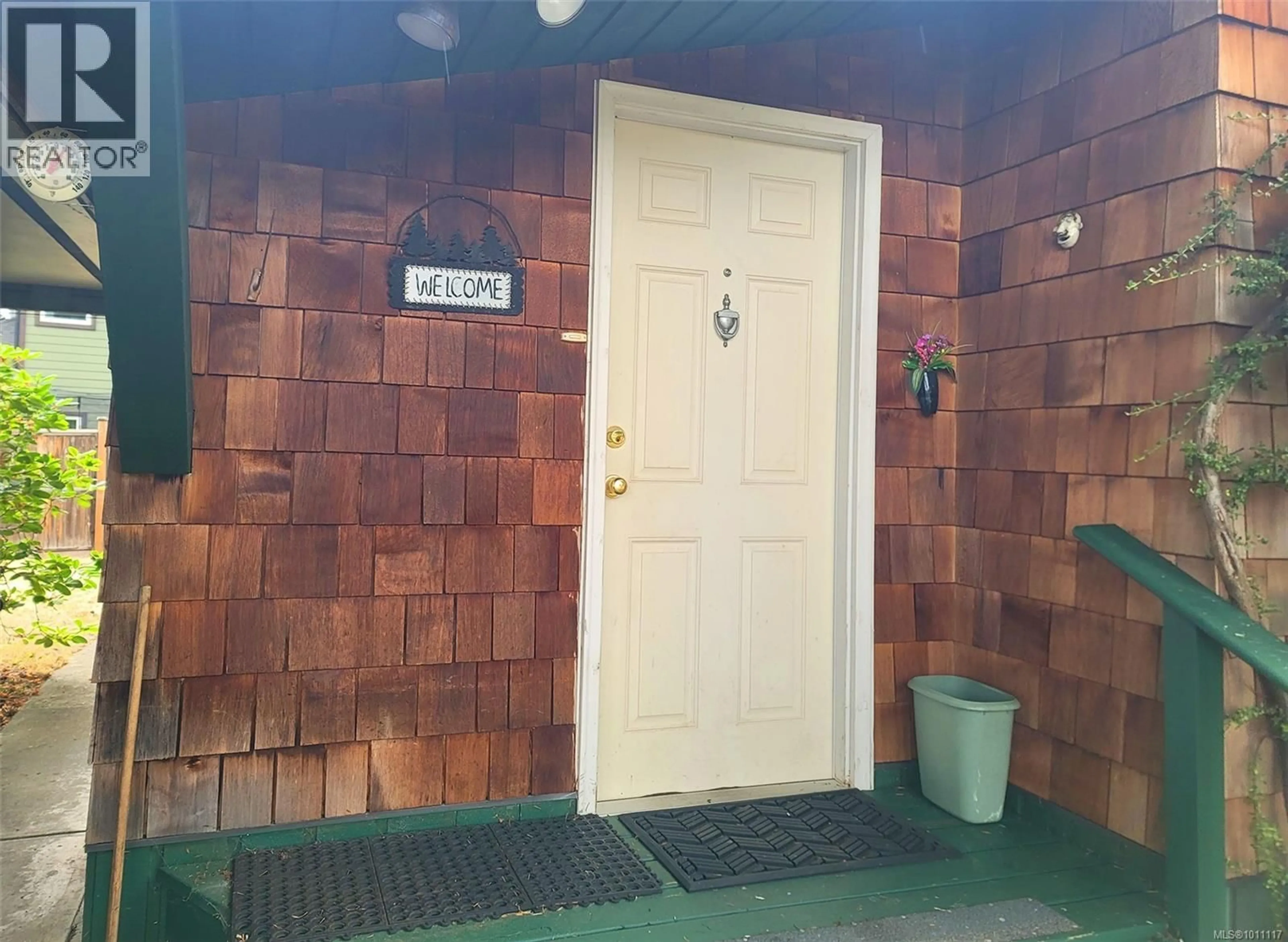 Indoor entryway for 496 BUTCHERS ROAD, Comox British Columbia V9M3W6