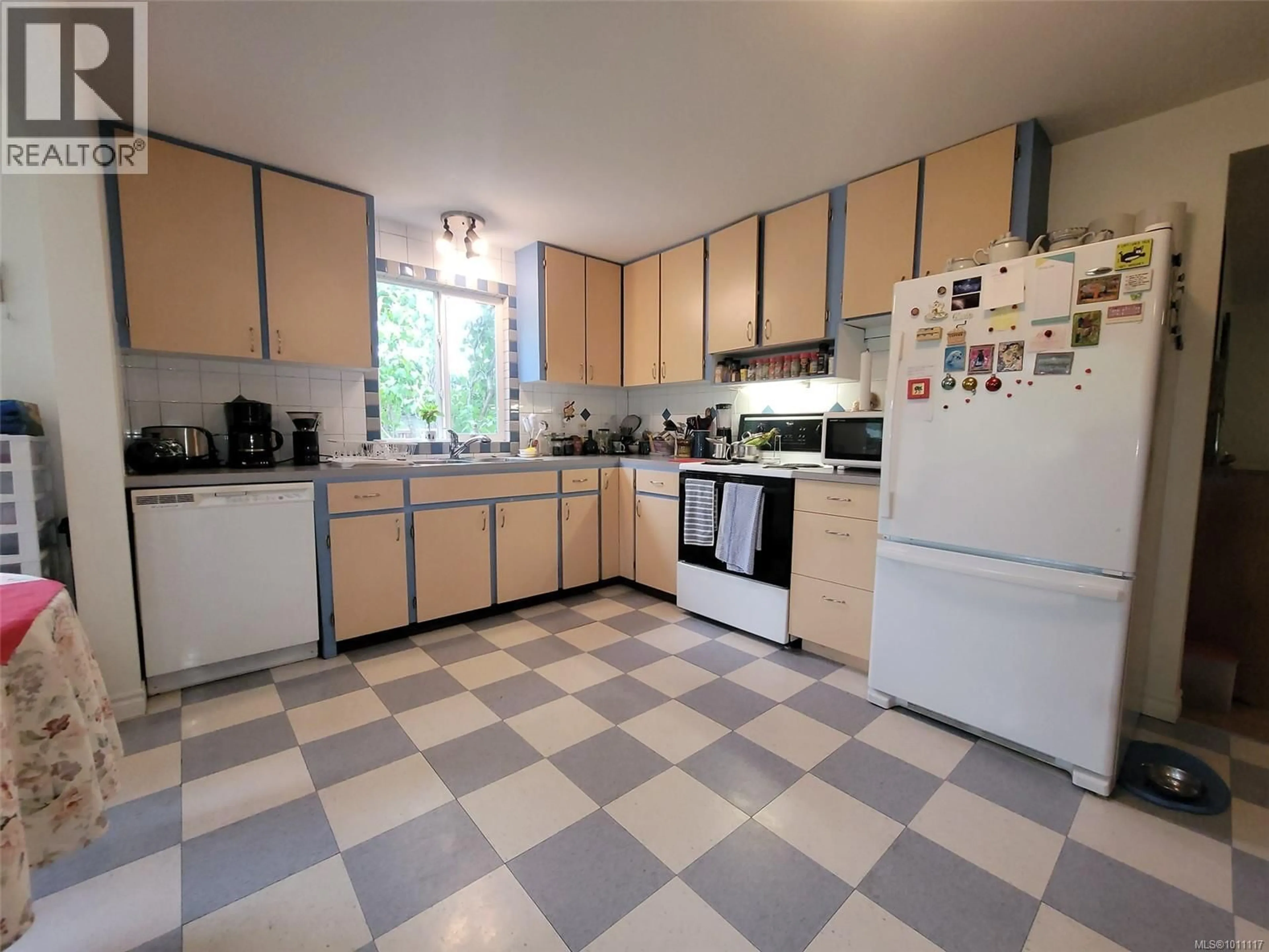 Standard kitchen, unknown for 496 BUTCHERS ROAD, Comox British Columbia V9M3W6