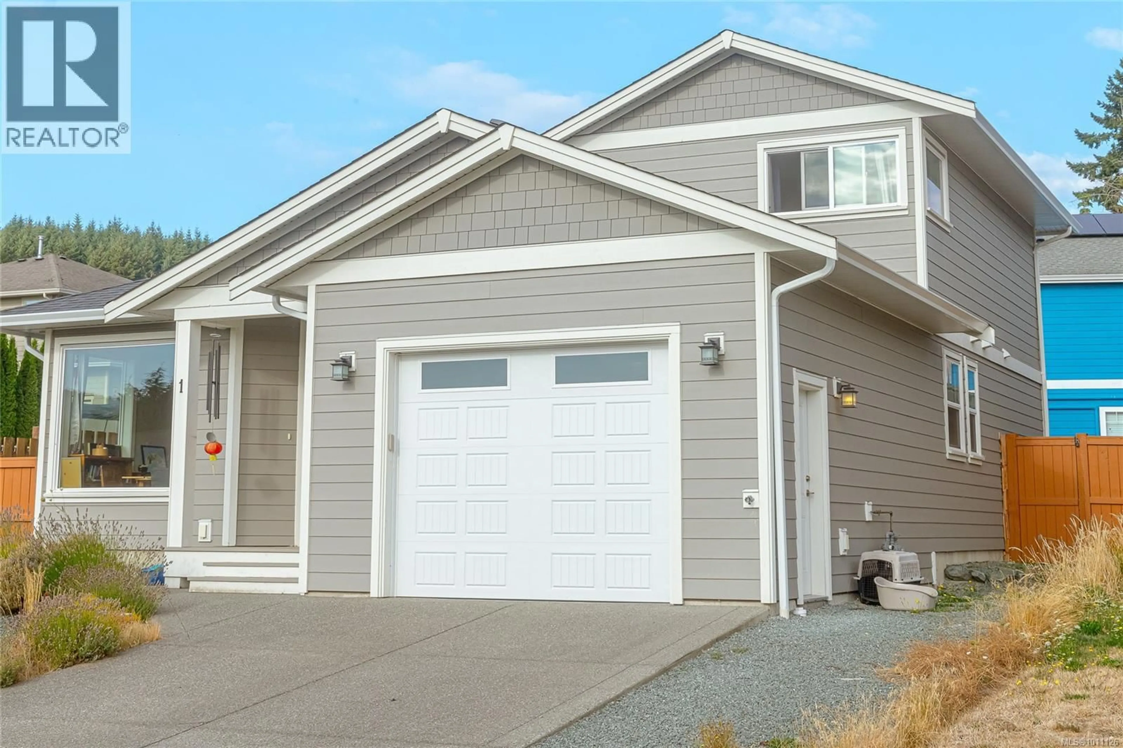 Home with vinyl exterior material, street for 1 - 1711 CHAPLIN STREET, Crofton British Columbia V0R1R0