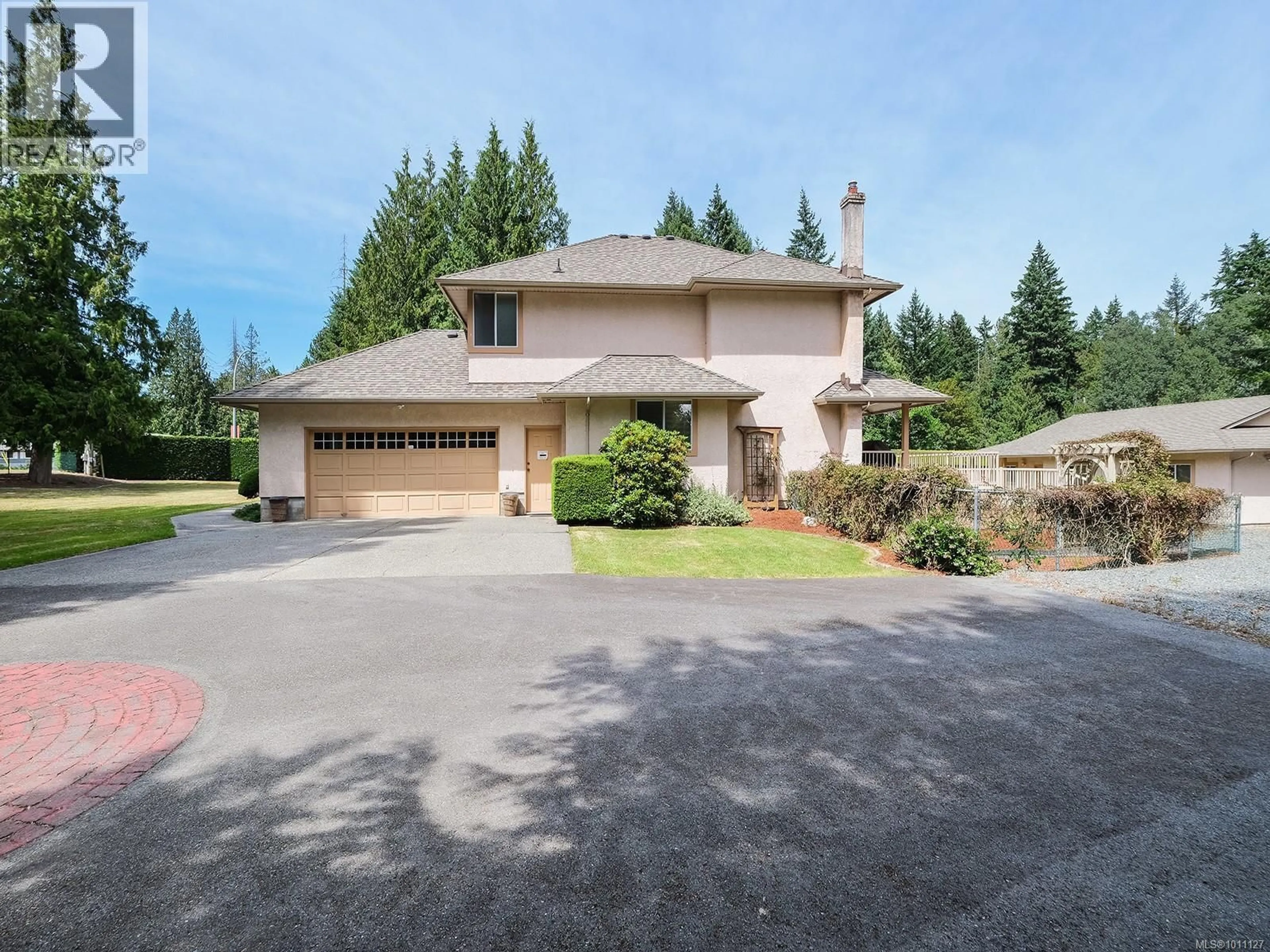 A pic from outside/outdoor area/front of a property/back of a property/a pic from drone, street for 3639 FARNSWORTH ROAD, Cobble Hill British Columbia V0R1L4