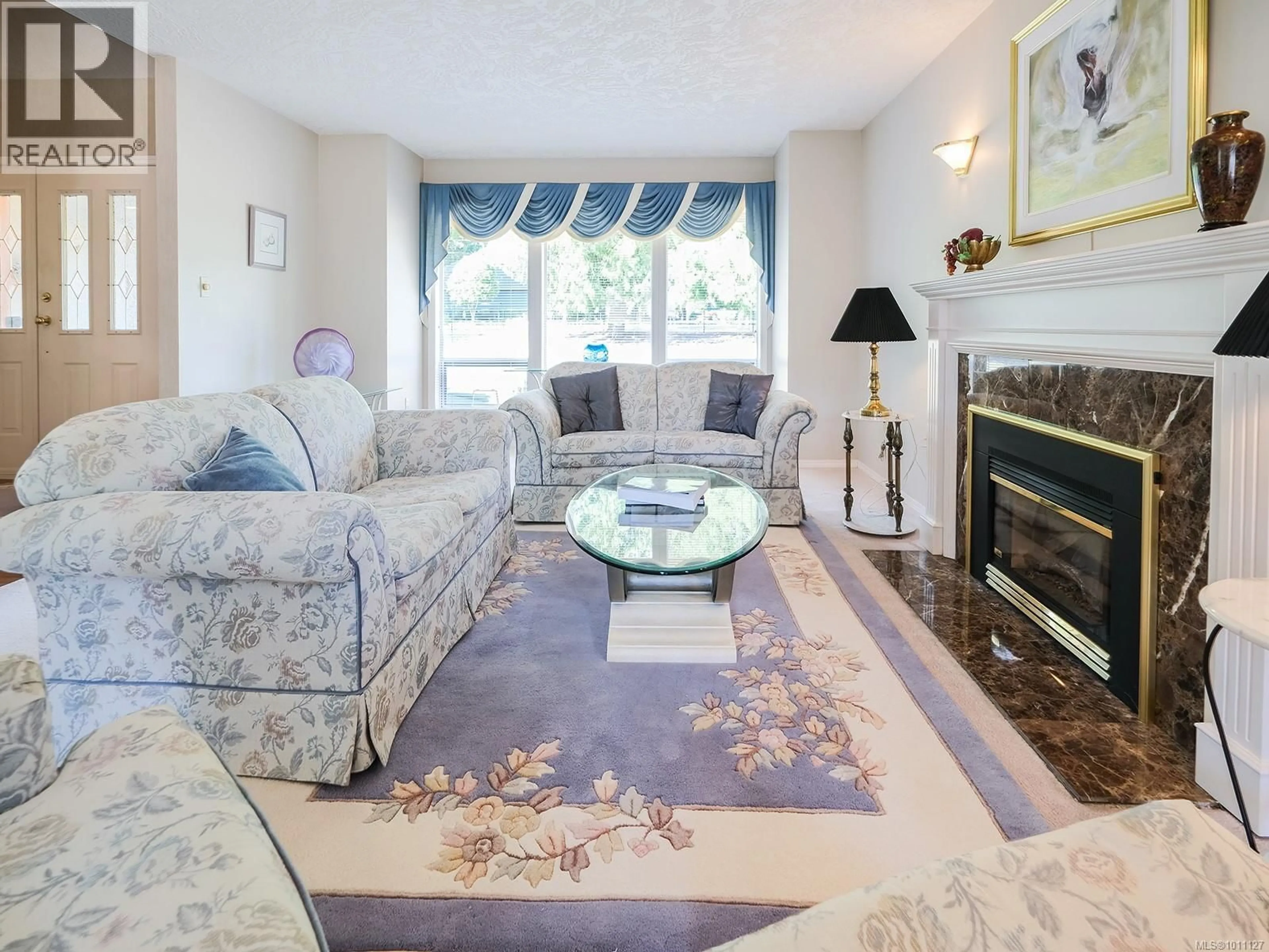 Living room with furniture, unknown for 3639 FARNSWORTH ROAD, Cobble Hill British Columbia V0R1L4