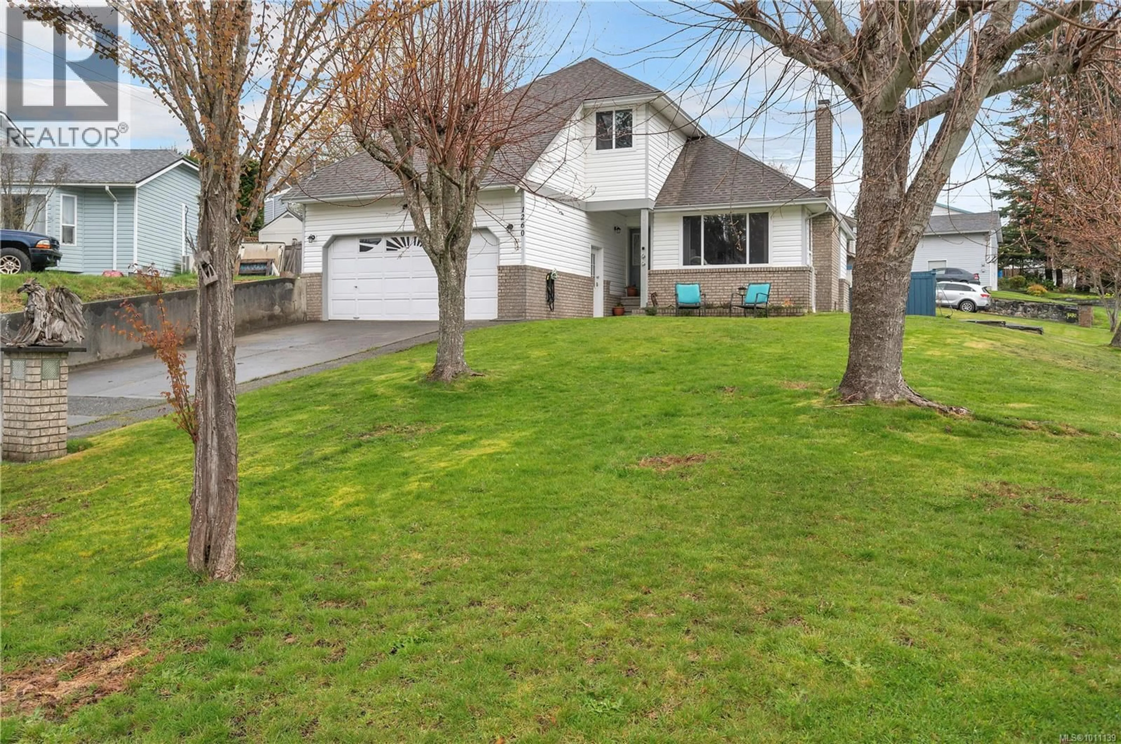A pic from outside/outdoor area/front of a property/back of a property/a pic from drone, street for 1260 GAZELLE ROAD, Campbell River British Columbia V9W7C2