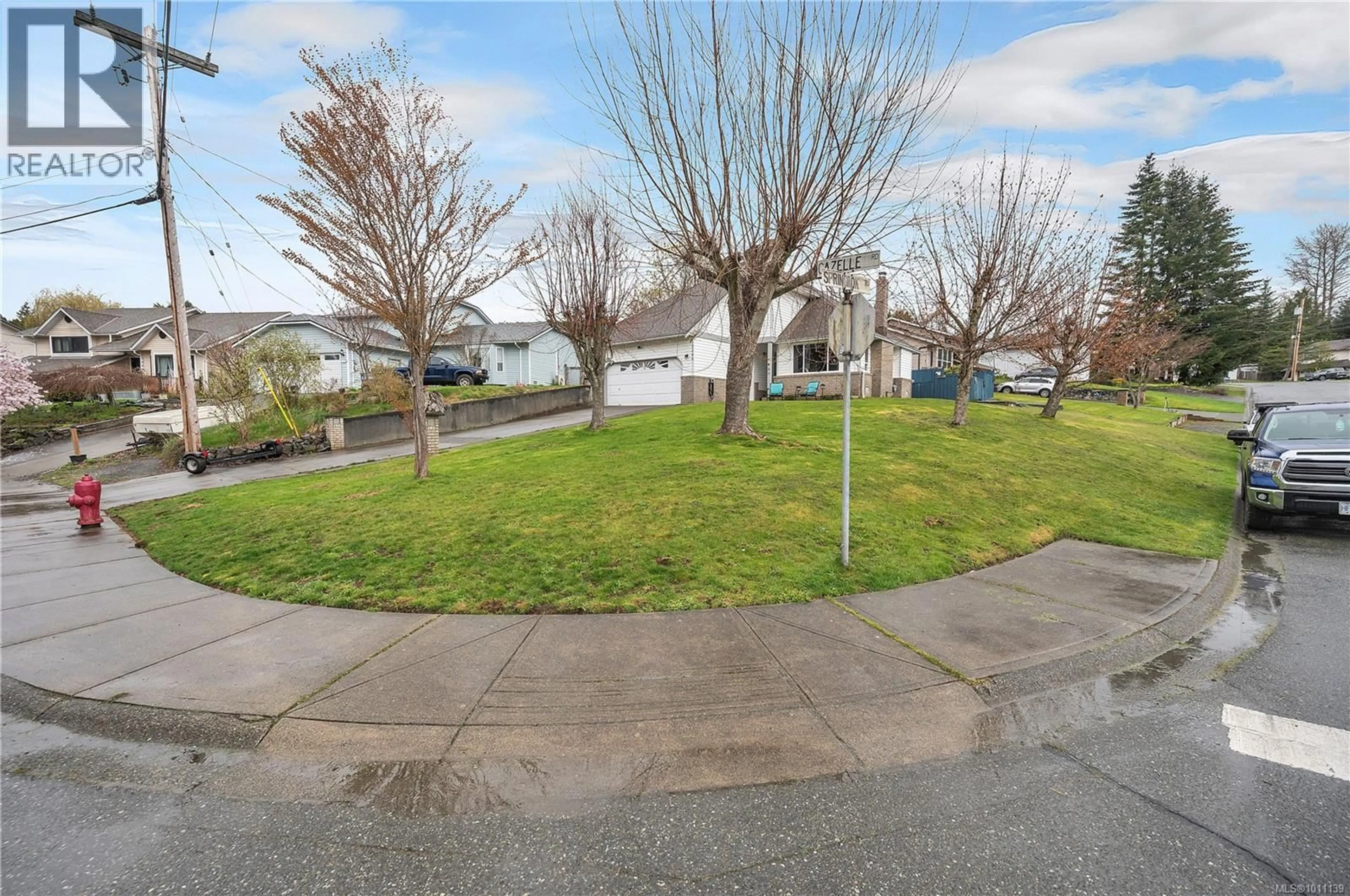 A pic from outside/outdoor area/front of a property/back of a property/a pic from drone, street for 1260 GAZELLE ROAD, Campbell River British Columbia V9W7C2