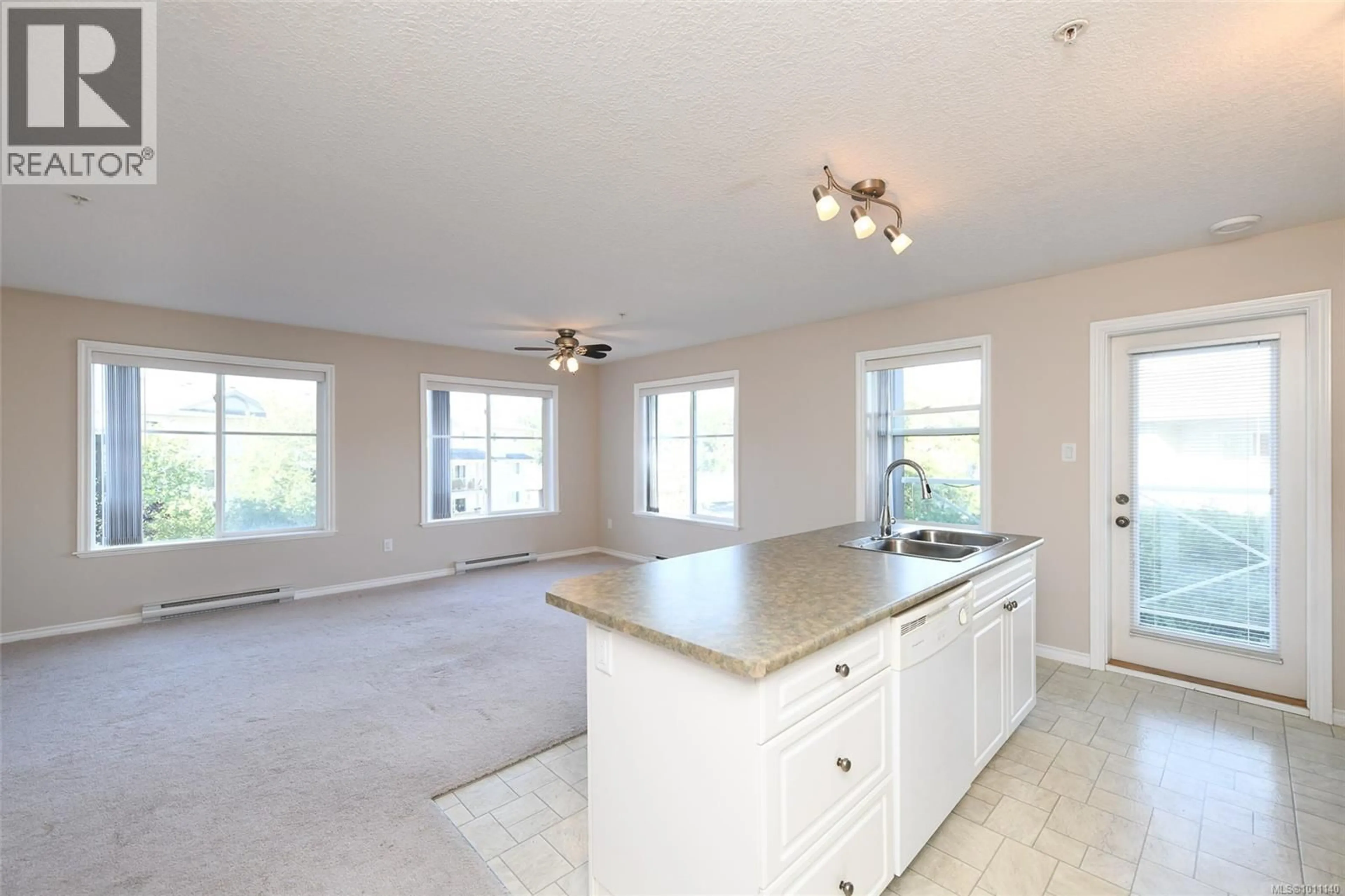 Open concept kitchen, unknown for 103 - 129 BACK ROAD, Courtenay British Columbia V9N3W5