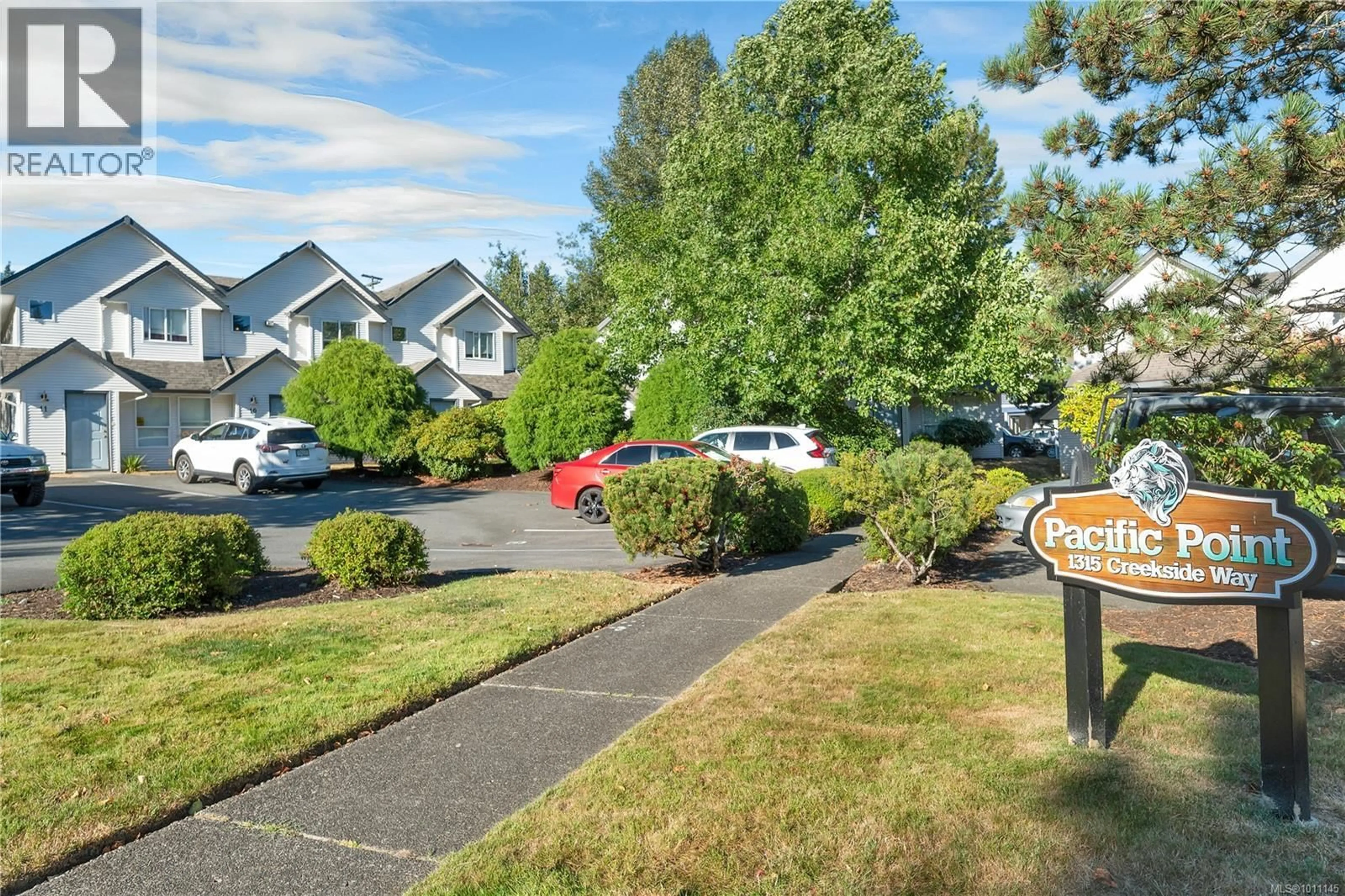 A pic from outside/outdoor area/front of a property/back of a property/a pic from drone, street for 10 - 1315 CREEKSIDE WAY, Campbell River British Columbia V9W8A9