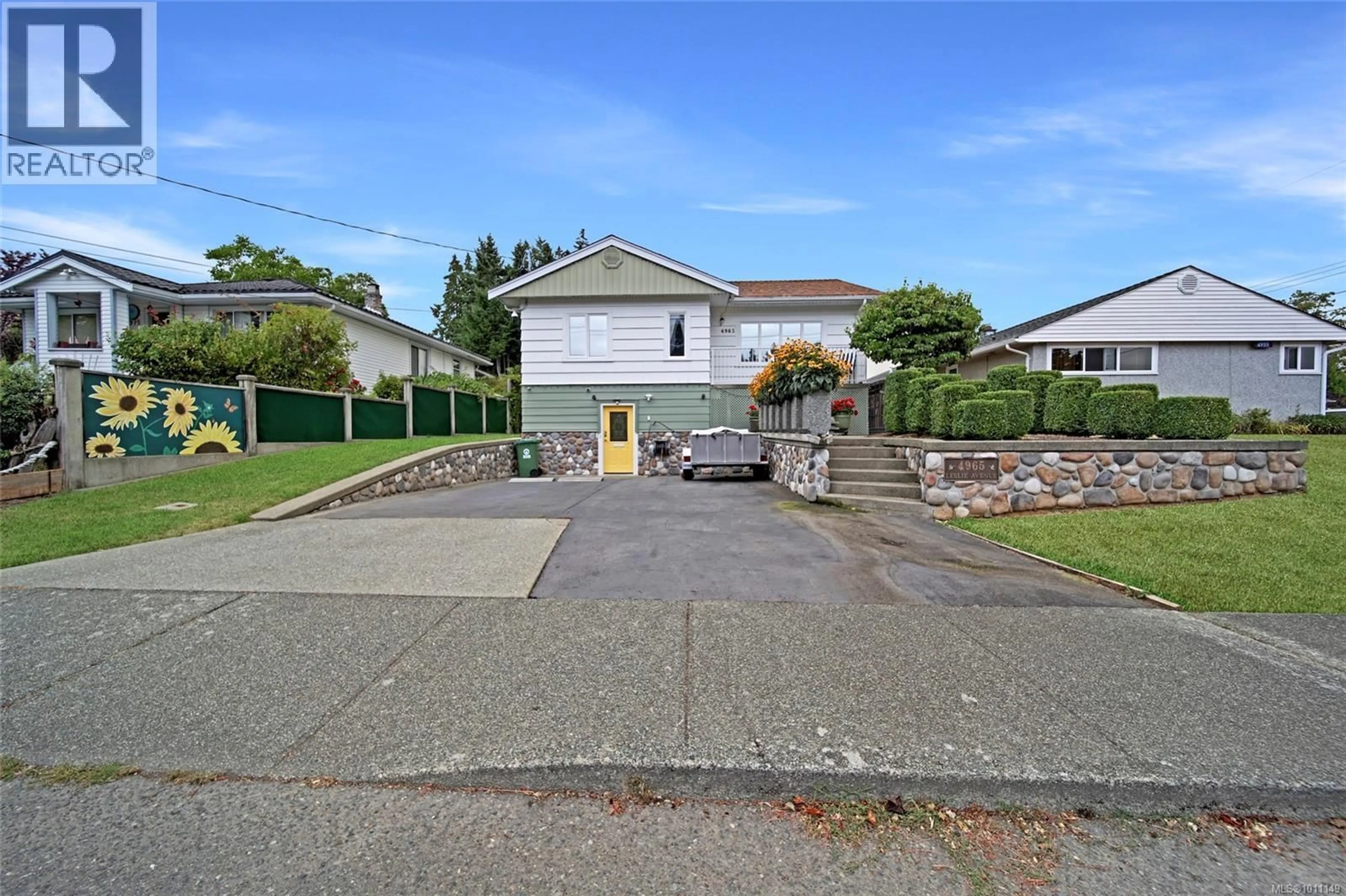 A pic from outside/outdoor area/front of a property/back of a property/a pic from drone, street for 4965 LESLIE AVENUE, Port Alberni British Columbia V9Y6S5