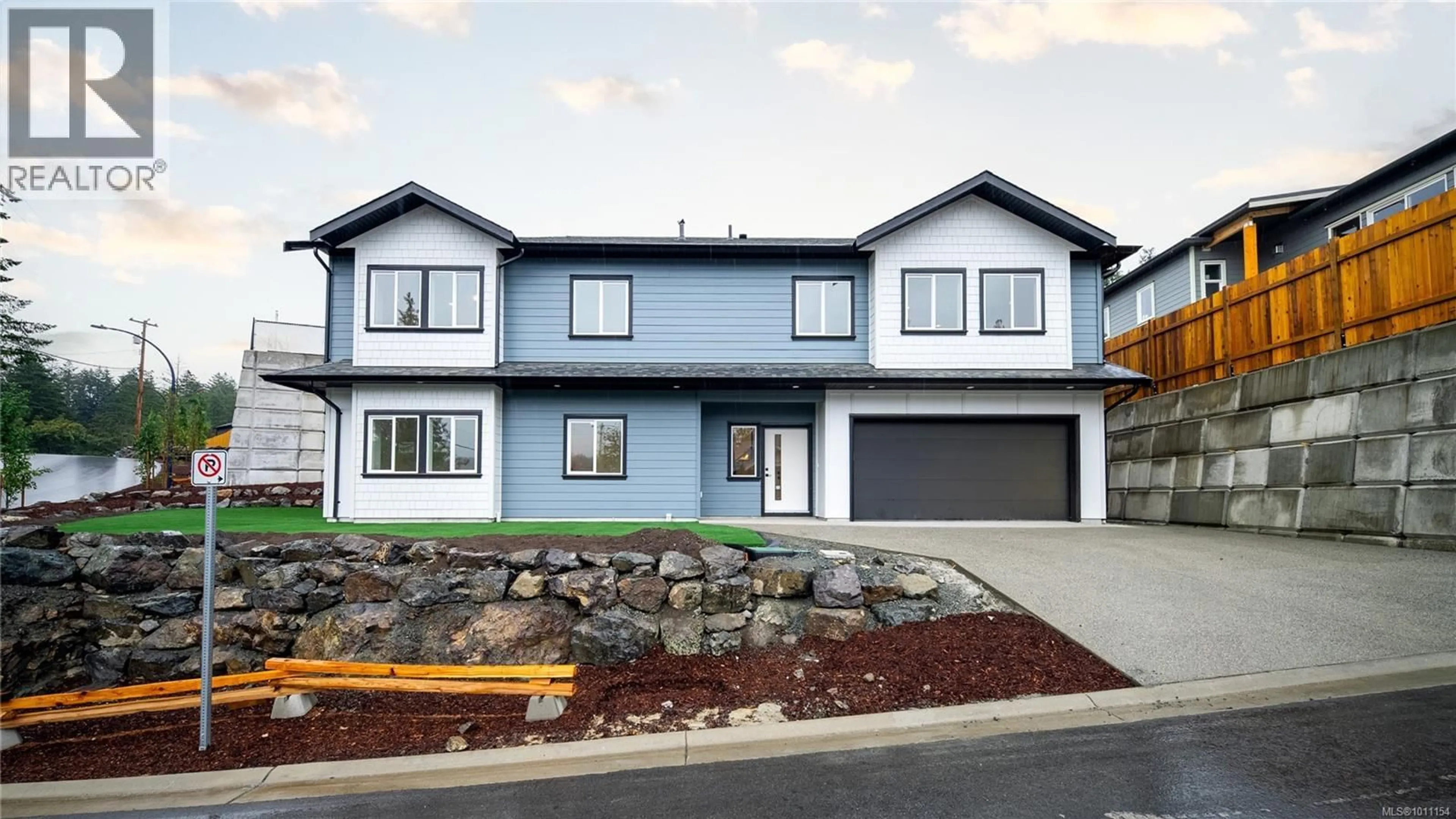 Home with vinyl exterior material, street for 862 TOMACK LOOP, Langford British Columbia V9C3X3