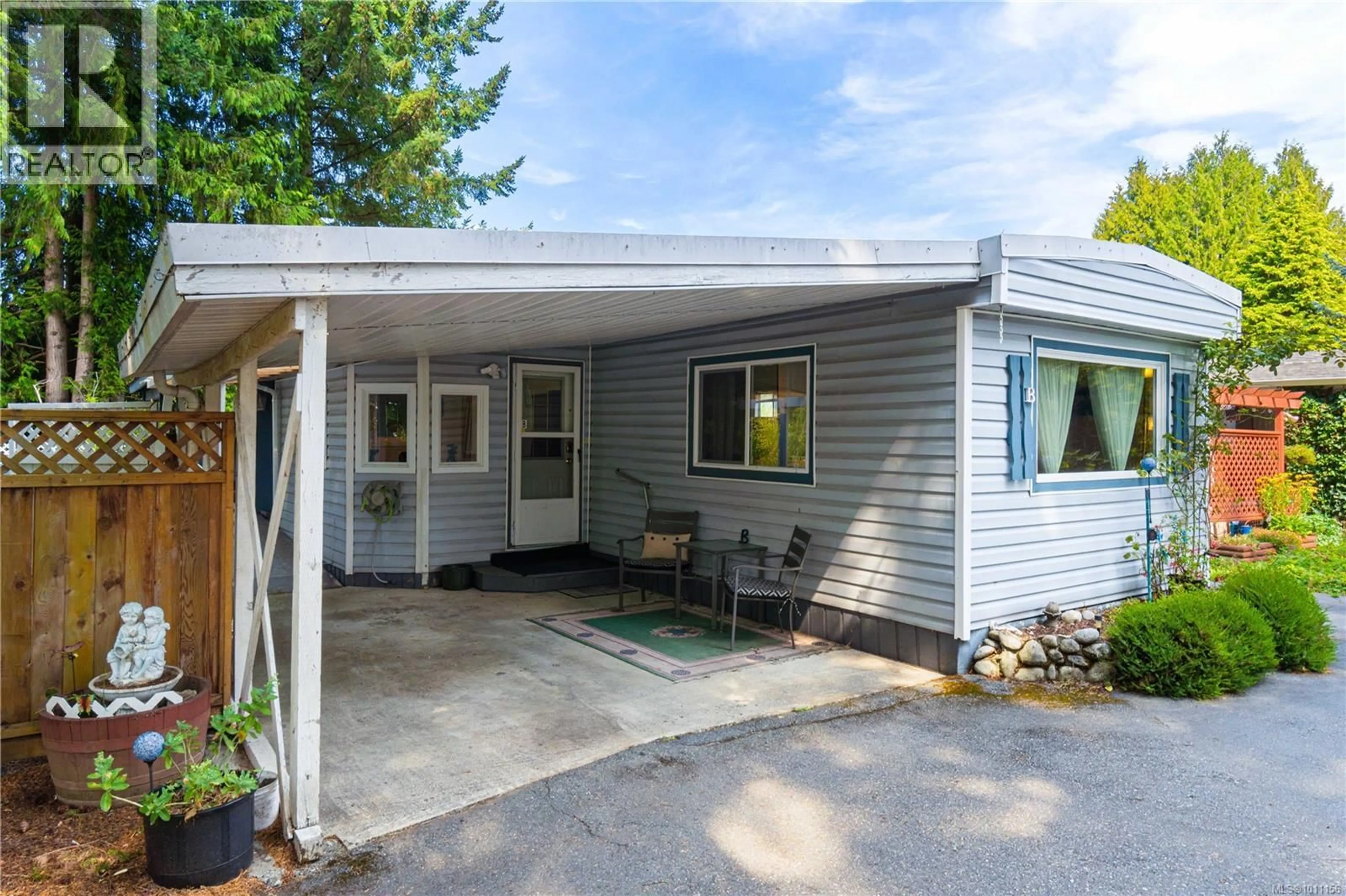 Home with vinyl exterior material, street for B - 1359 CRANBERRY AVENUE, Nanaimo British Columbia V9R6L4