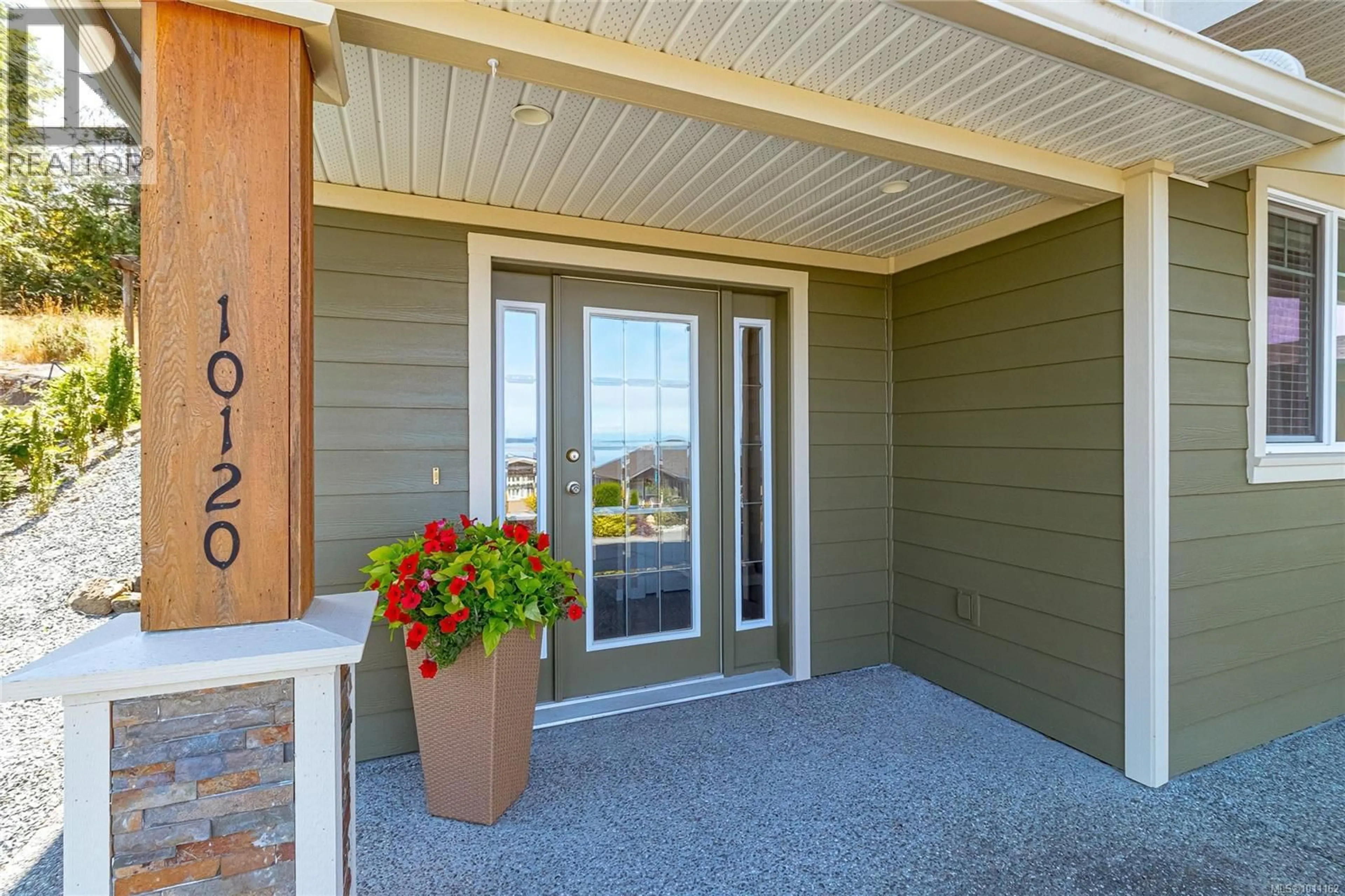 Indoor entryway for 10120 ORCA VIEW TERRACE, Chemainus British Columbia V0R1K2