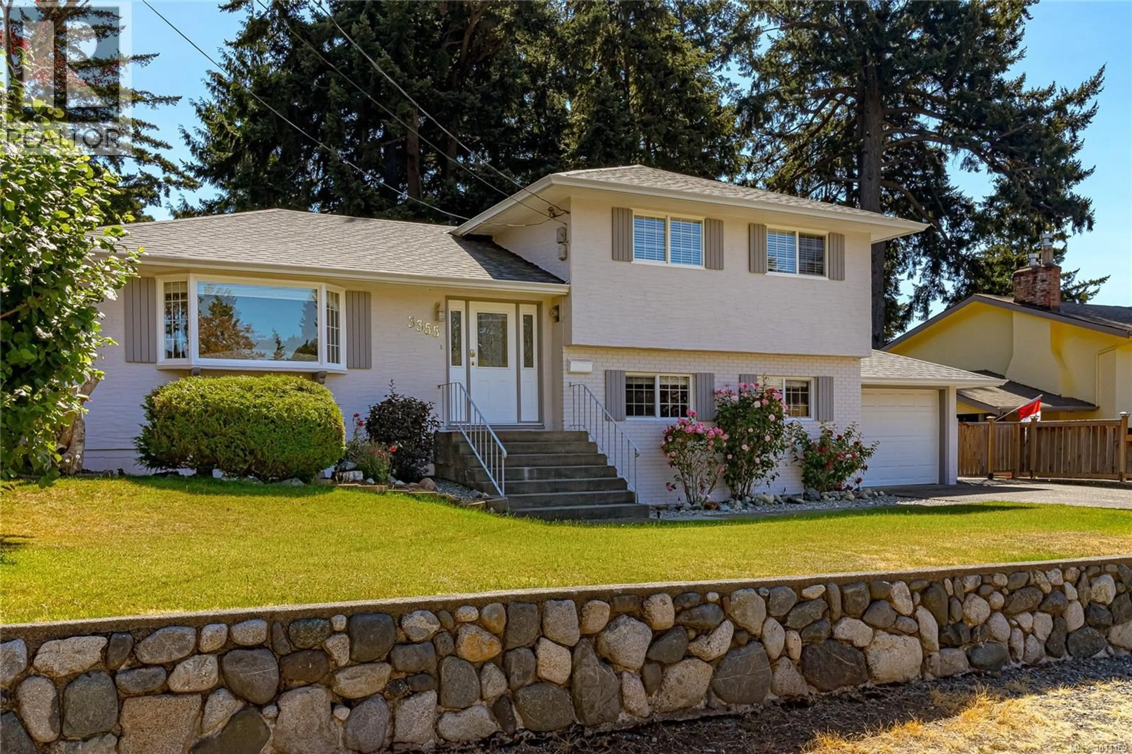 Home with vinyl exterior material, street for 3355 WELLSMITH CRESCENT, Colwood British Columbia V9C2G8