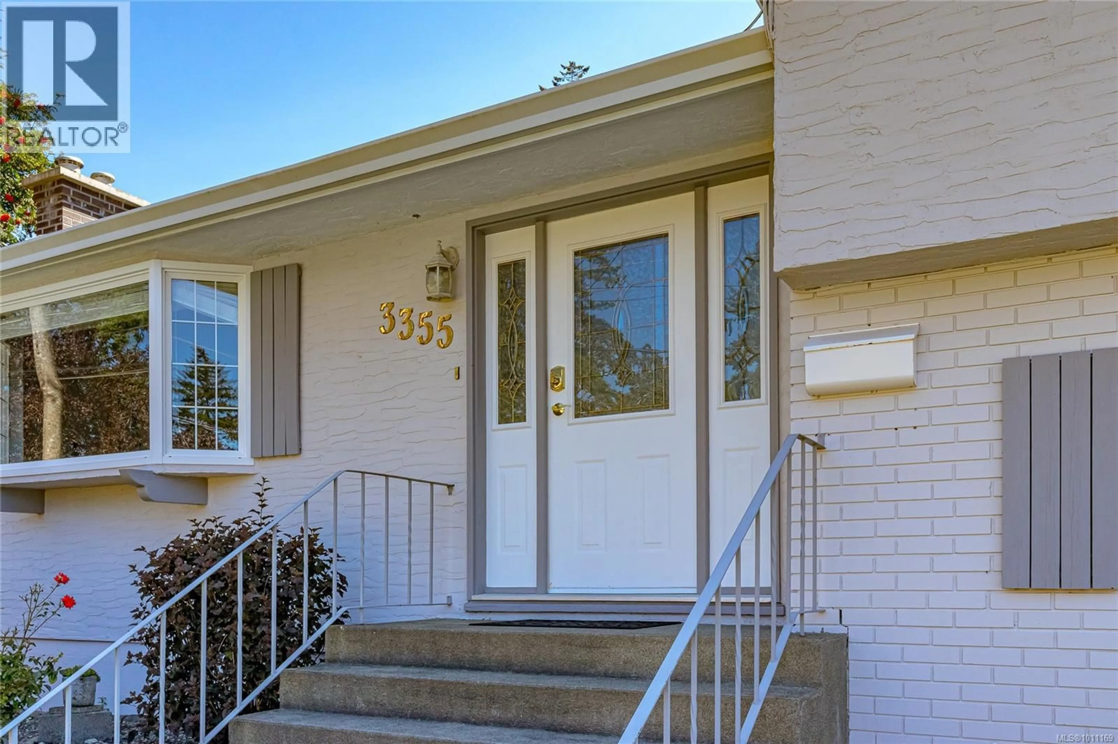 Home with vinyl exterior material, street for 3355 WELLSMITH CRESCENT, Colwood British Columbia V9C2G8
