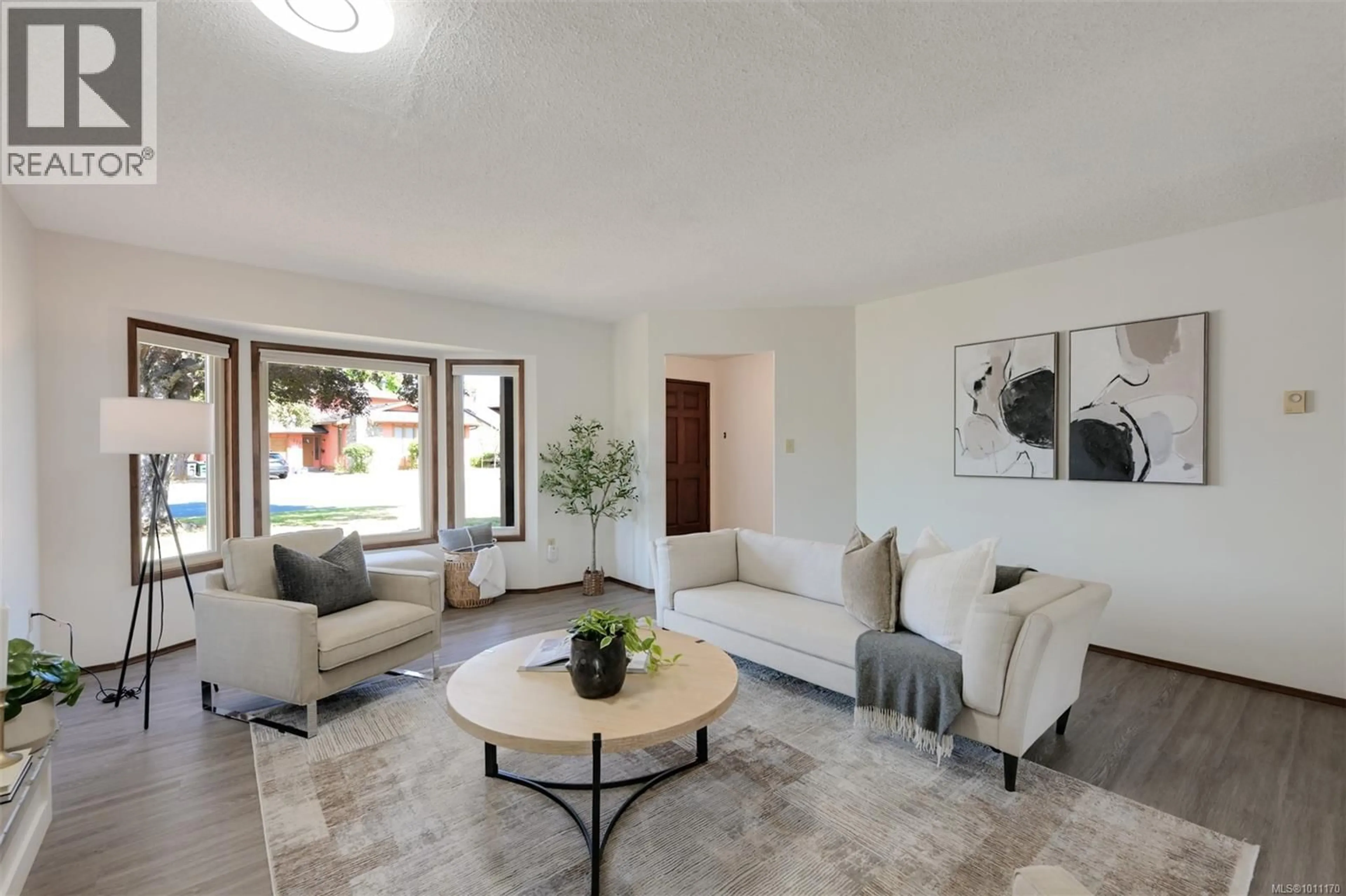 Living room with furniture, unknown for 1551 PRAIRIE STREET, Saanich British Columbia V8N4P4