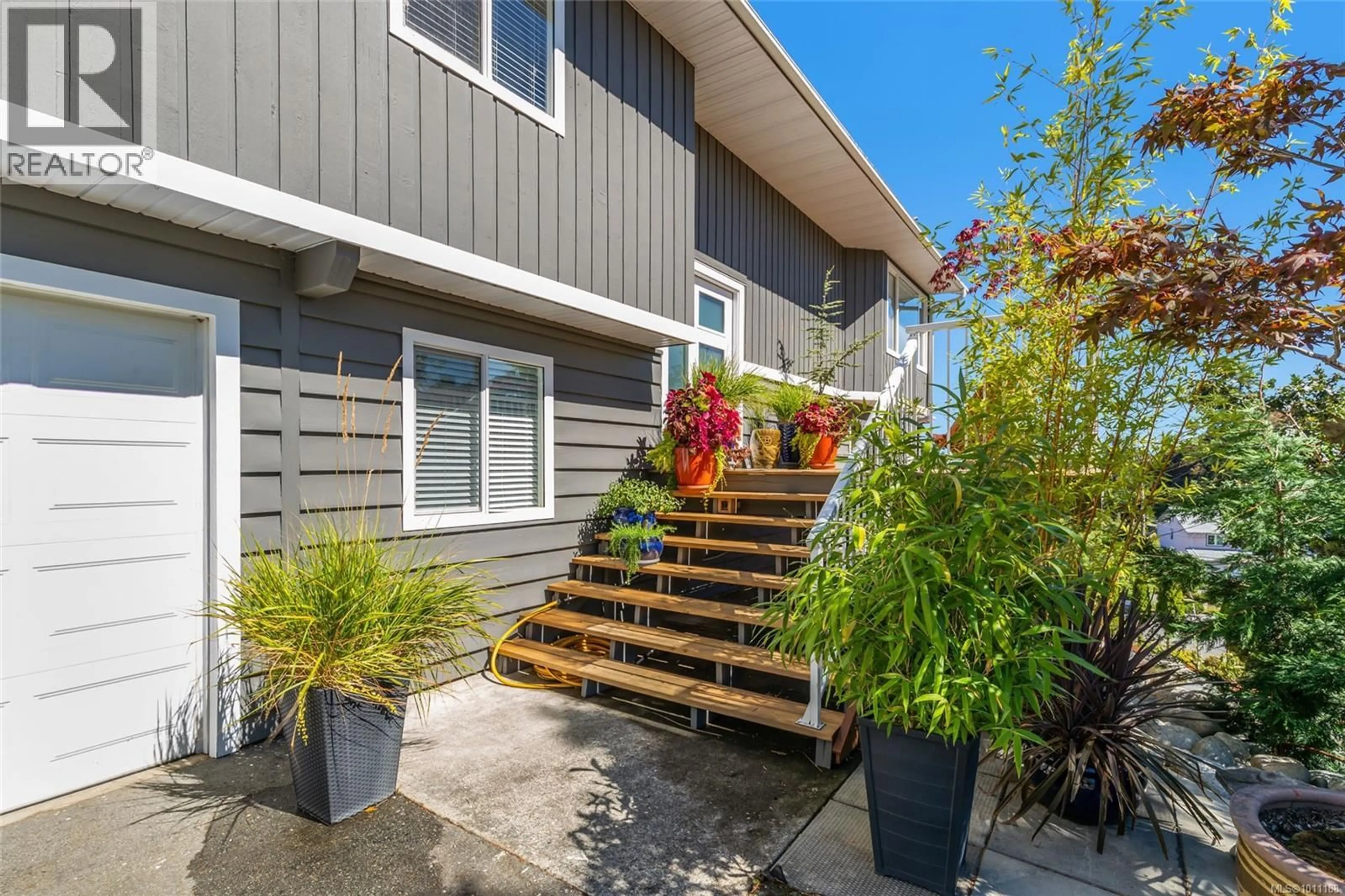 Patio, street for 3153 MARION WAY, Nanaimo British Columbia V9T3Z8
