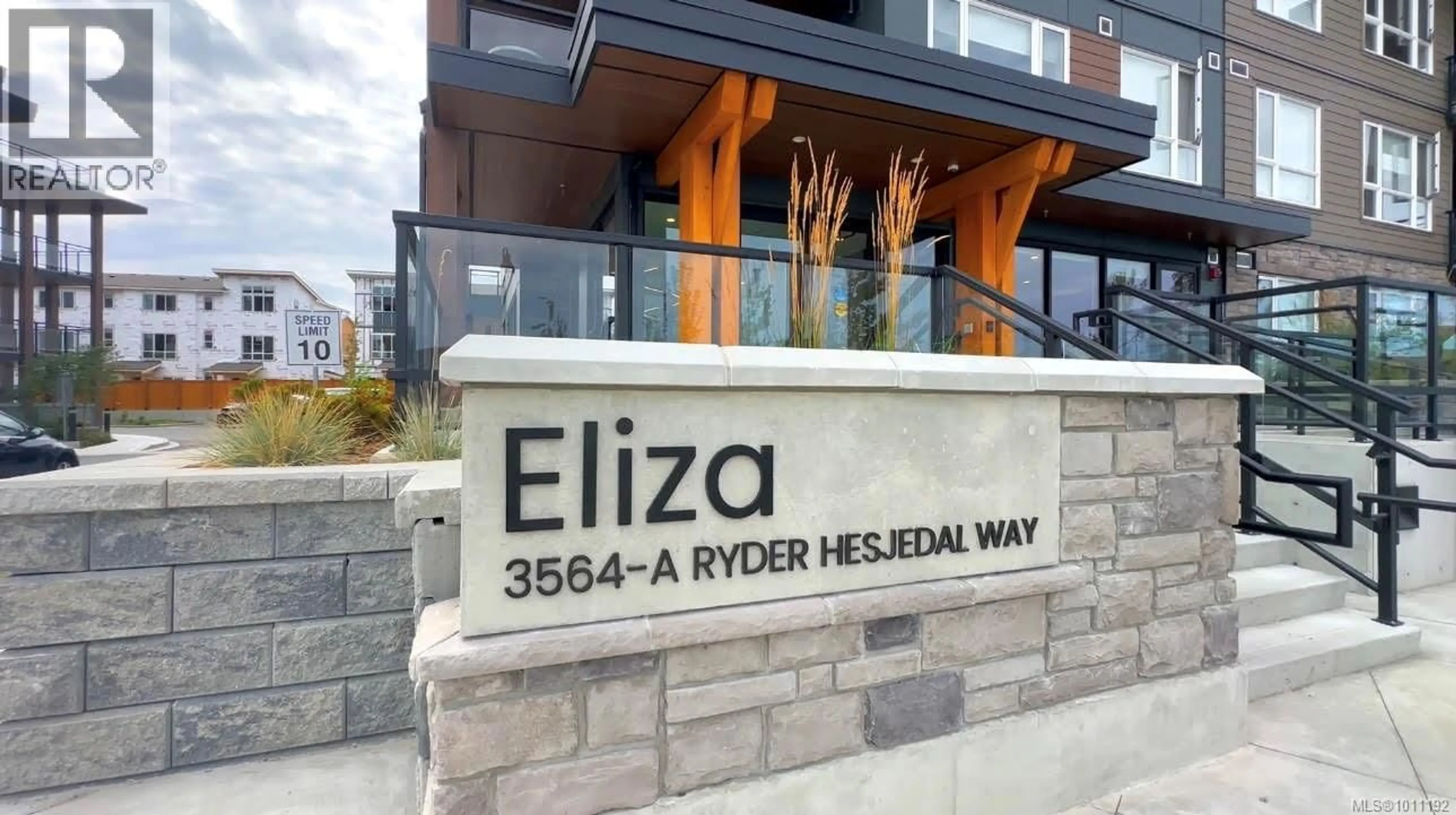 Indoor entryway for 304 - 3564 A RYDER HESJEDAL WAY, Colwood British Columbia V9C3A1