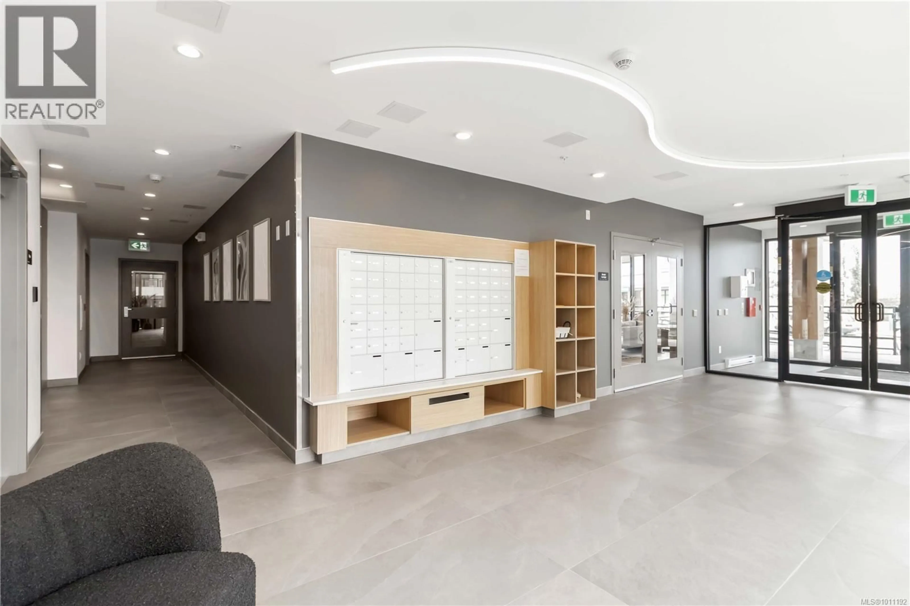 Indoor foyer for 304 - 3564 A RYDER HESJEDAL WAY, Colwood British Columbia V9C3A1