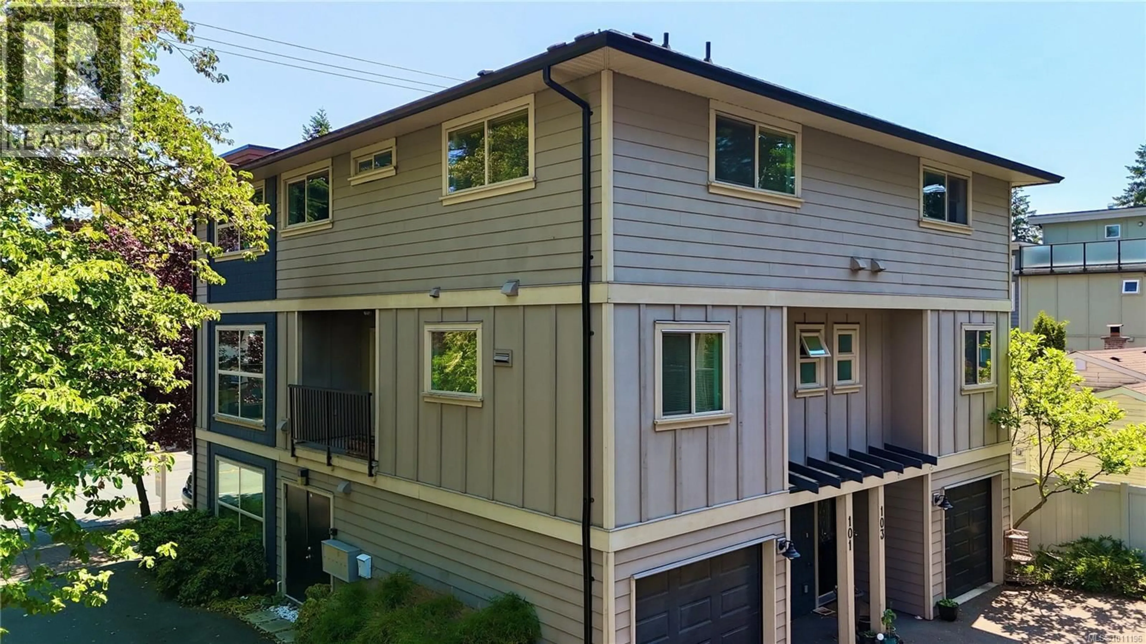 Home with vinyl exterior material, building for 101 - 2710 PEATT ROAD, Langford British Columbia V9B3V3