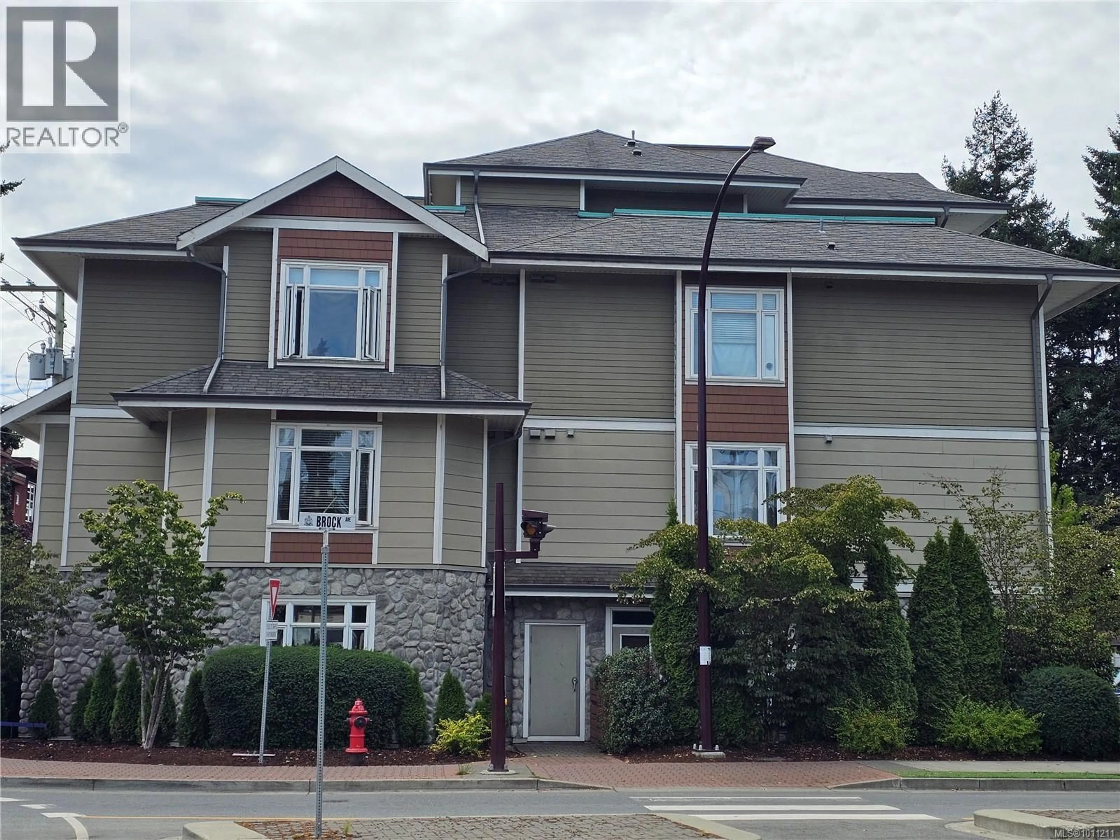 Home with vinyl exterior material, building for 306 - 2706 PEATT ROAD, Langford British Columbia V9B3V3