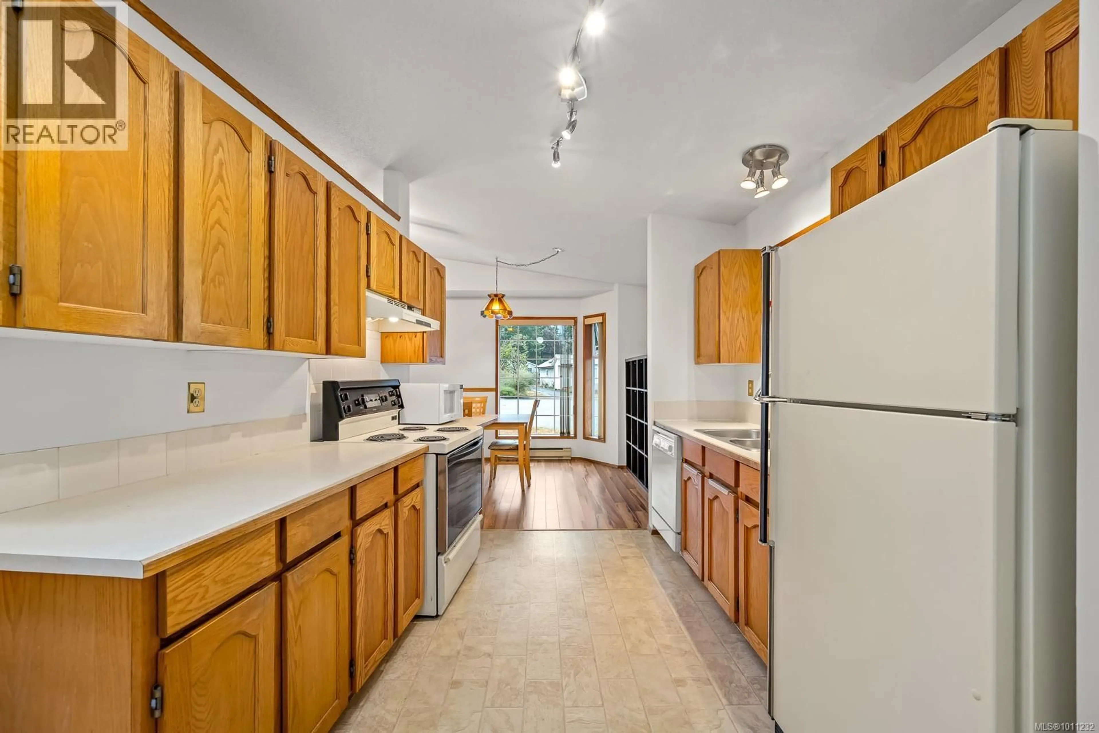 Standard kitchen, ceramic/tile floor for 2105 PEMBERTON PLACE, Comox British Columbia V9M3P8