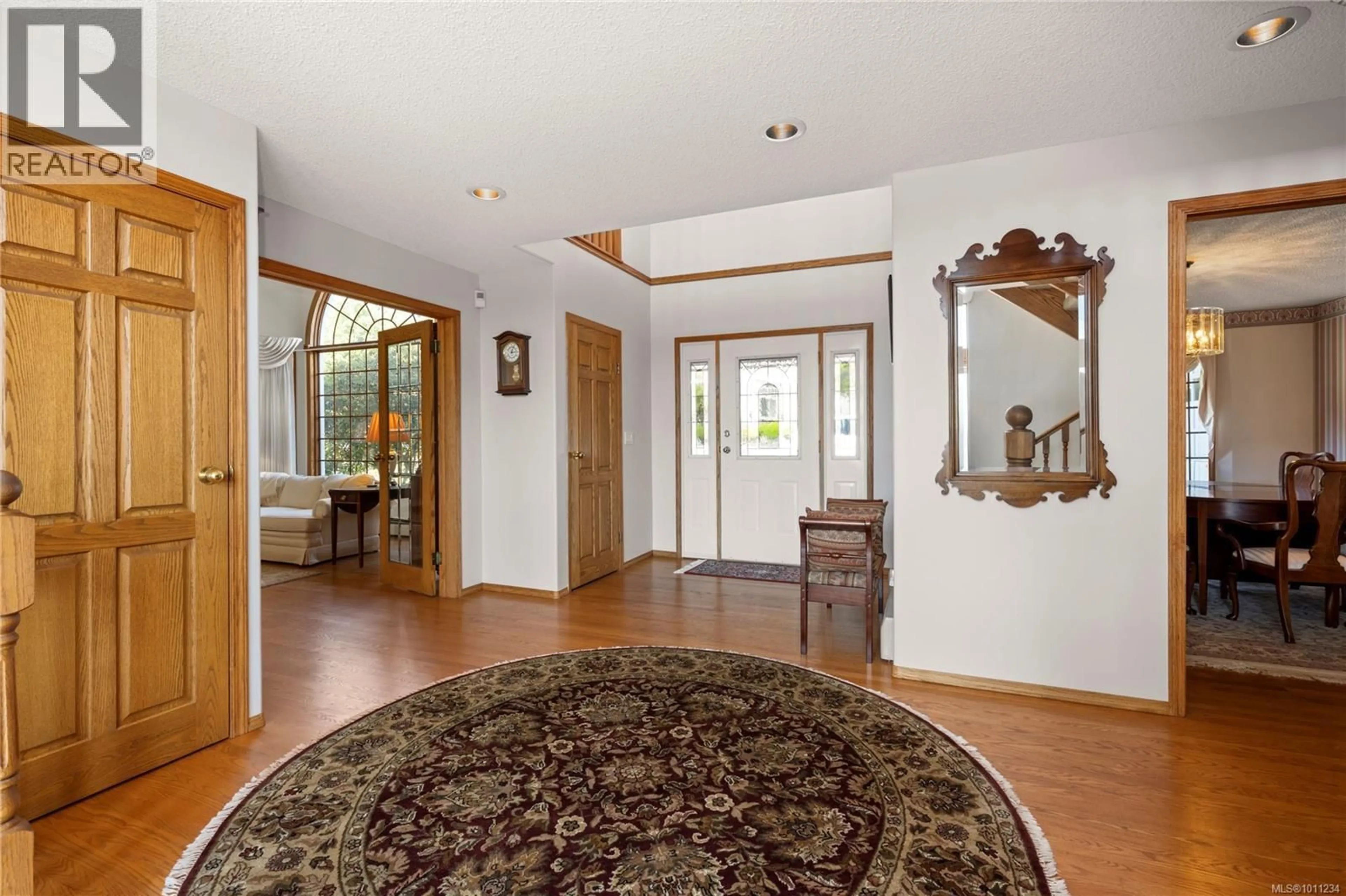 Indoor foyer for 3303 WAVECREST DRIVE, Nanaimo British Columbia V9T5X1
