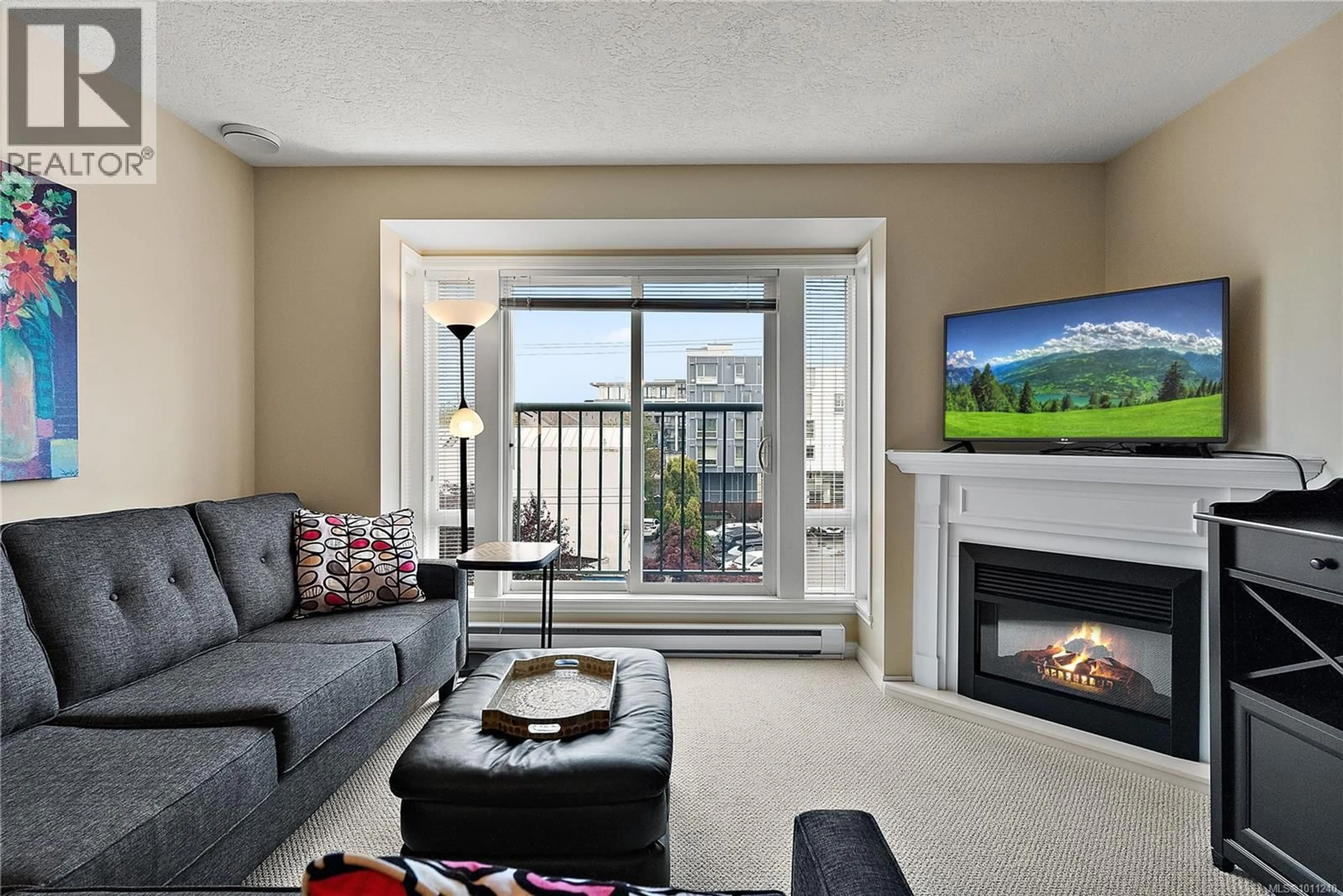Living room with furniture, unknown for 302 - 9840 FIFTH STREET, Sidney British Columbia V9L2X3