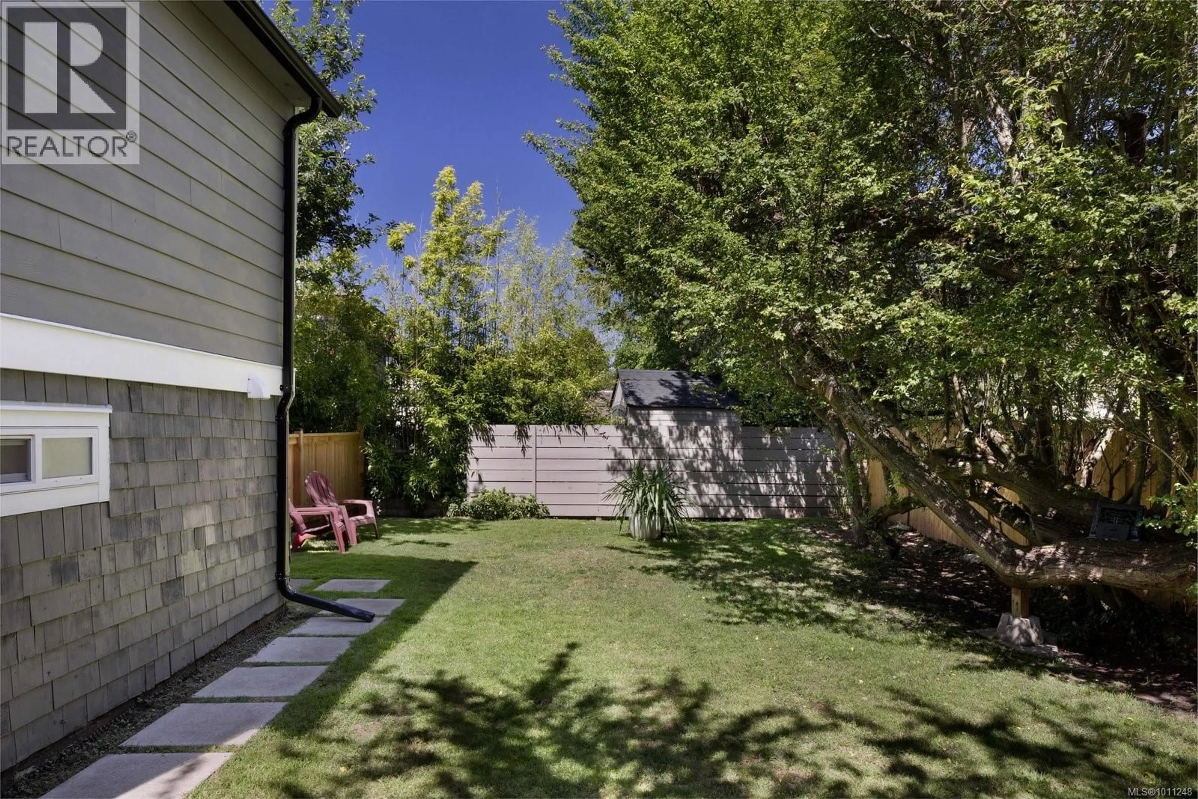 Patio, street for 3075 ALBANY STREET, Victoria British Columbia V9A1R4