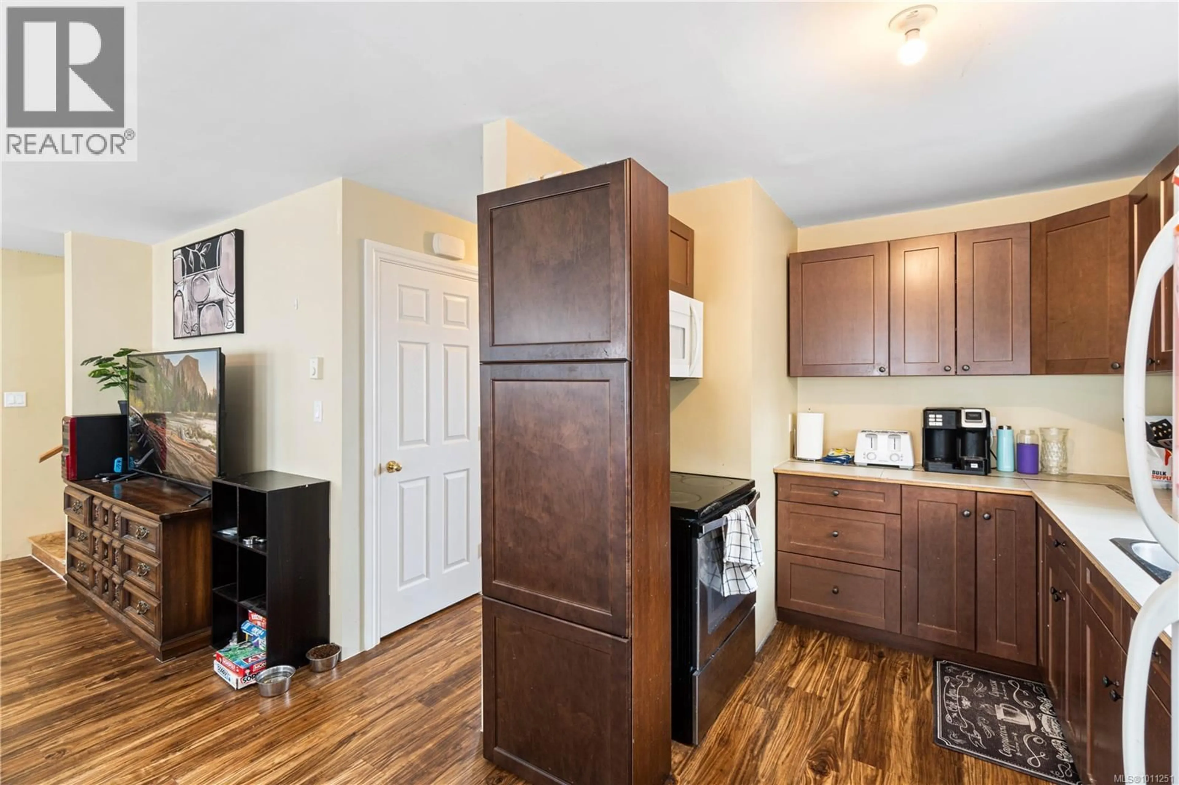 Standard kitchen, wood/laminate floor for 2659 6TH AVENUE, Port Alberni British Columbia V9Y2H7