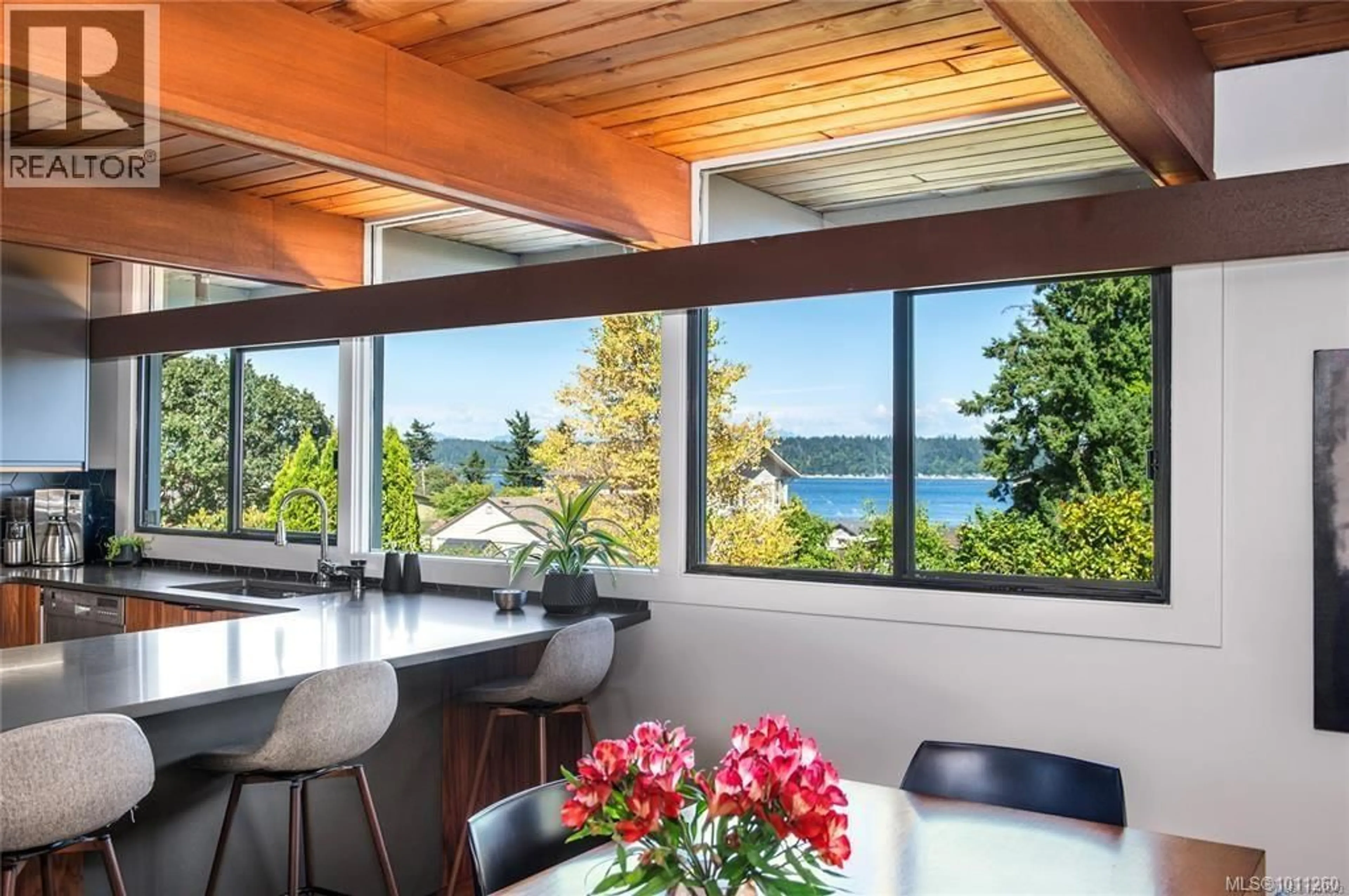 Contemporary kitchen, unknown for 141 THULIN STREET, Campbell River British Columbia V9W2K4