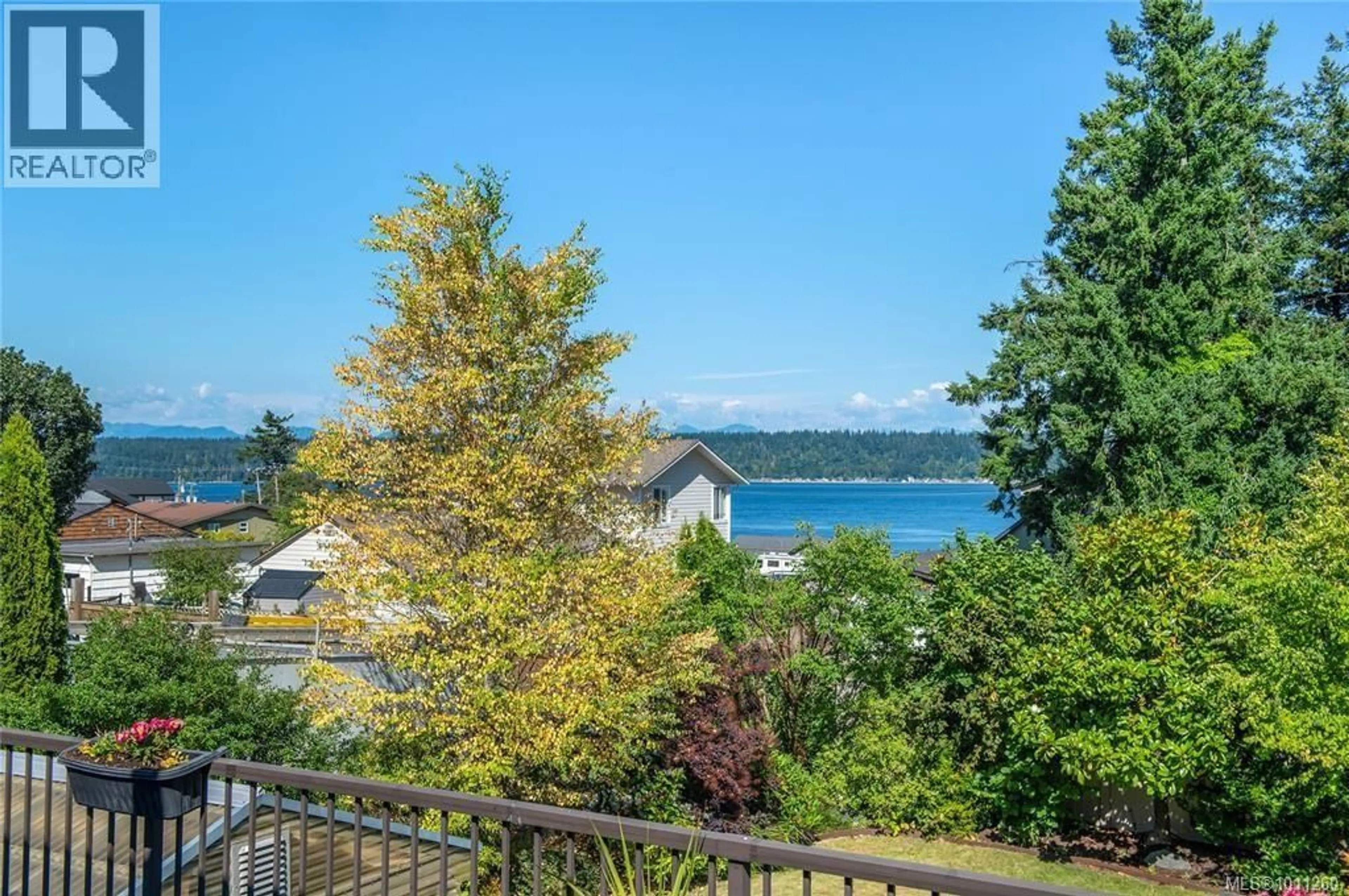Patio, water/lake/river/ocean view for 141 THULIN STREET, Campbell River British Columbia V9W2K4